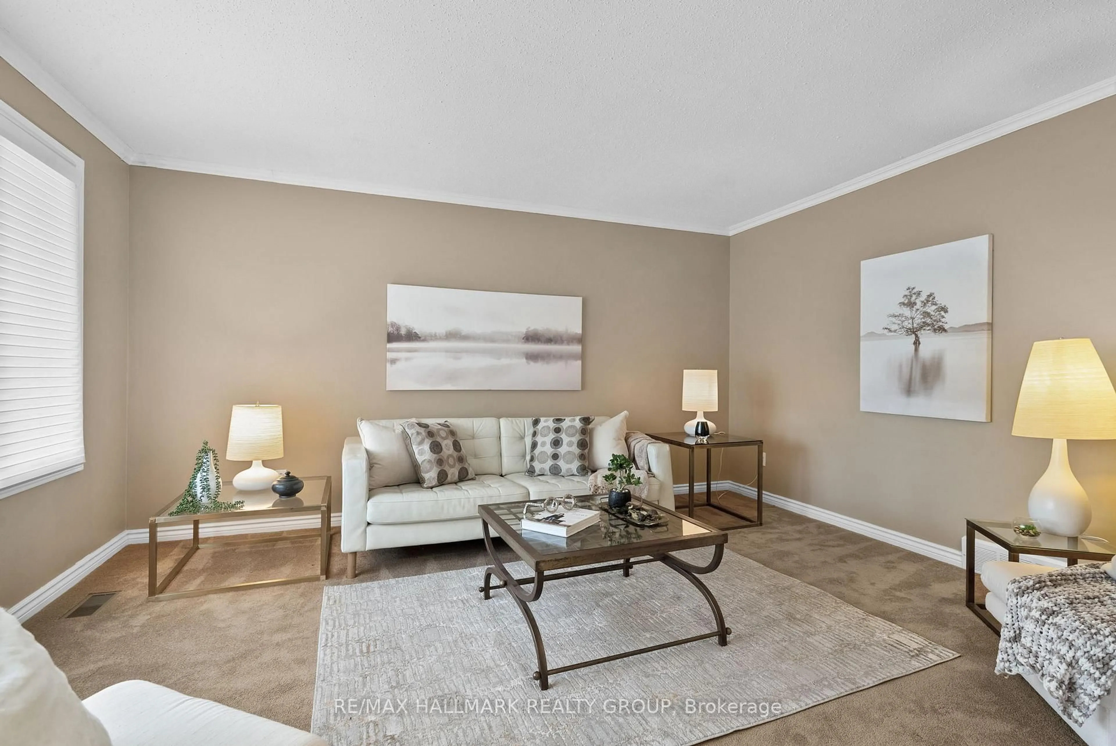Living room with furniture, unknown for 2143 Hubbard Cres, Ottawa Ontario K1J 6L3
