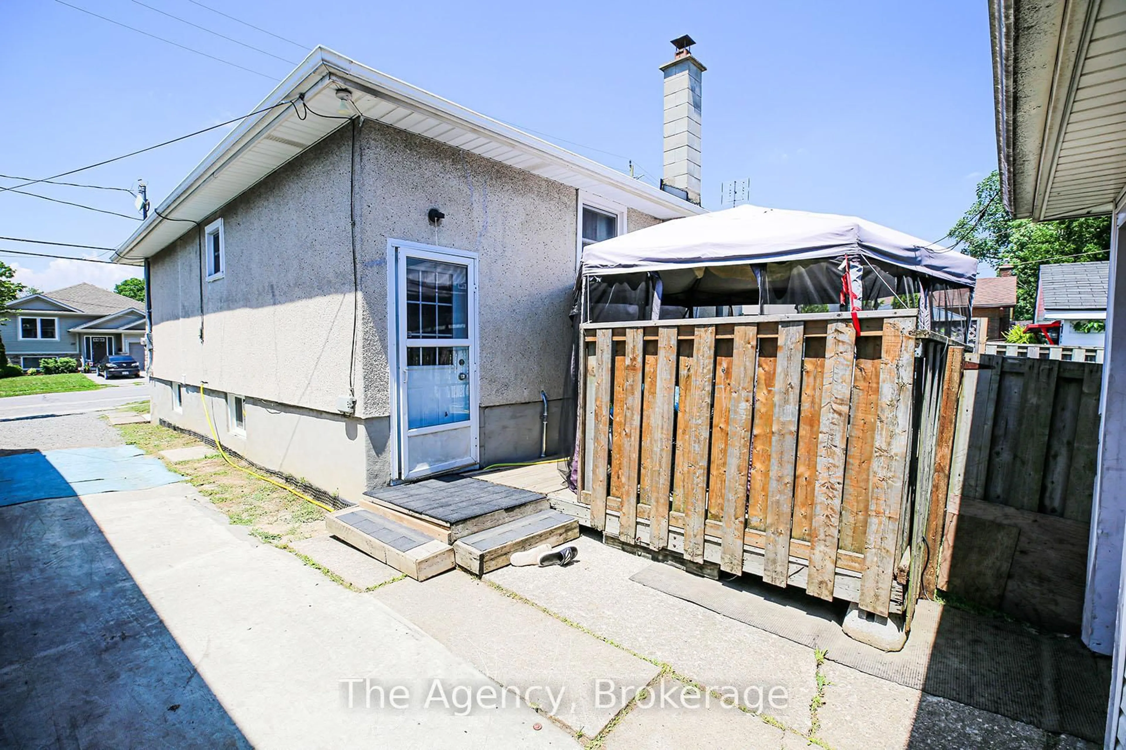 Unknown for 118 Morton St, Thorold Ontario L2V 1C5