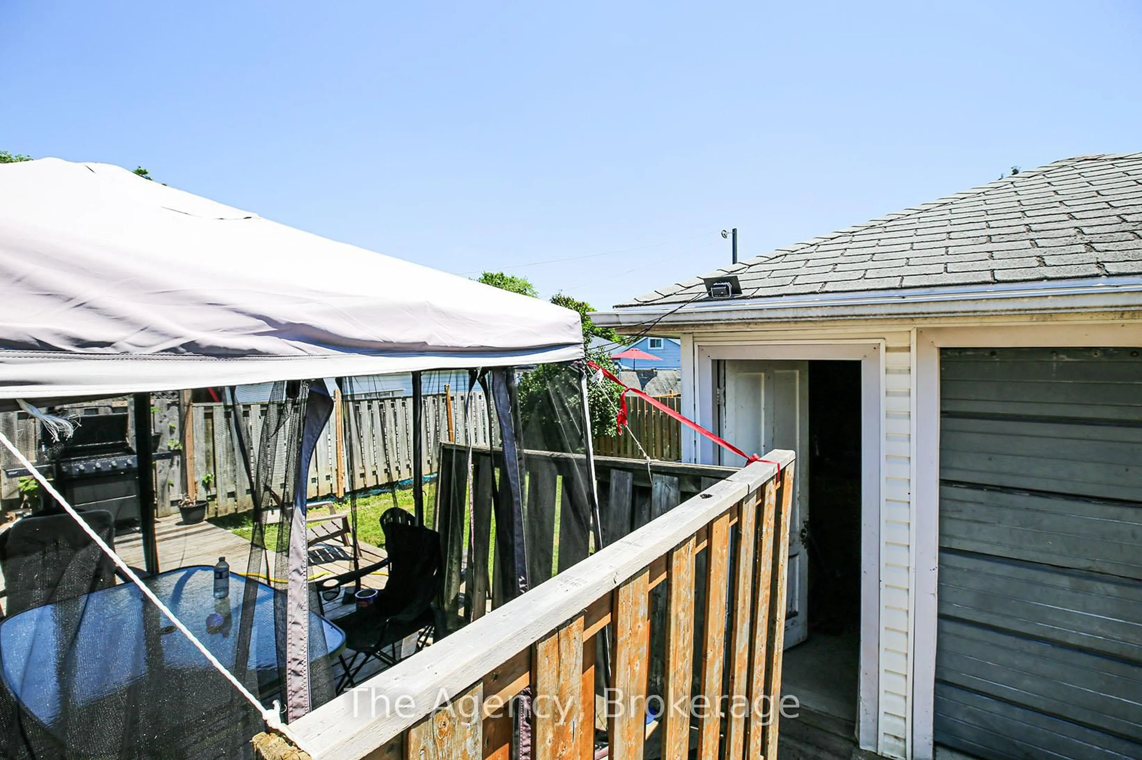 Patio, water/lake/river/ocean view for 118 Morton St, Thorold Ontario L2V 1C5