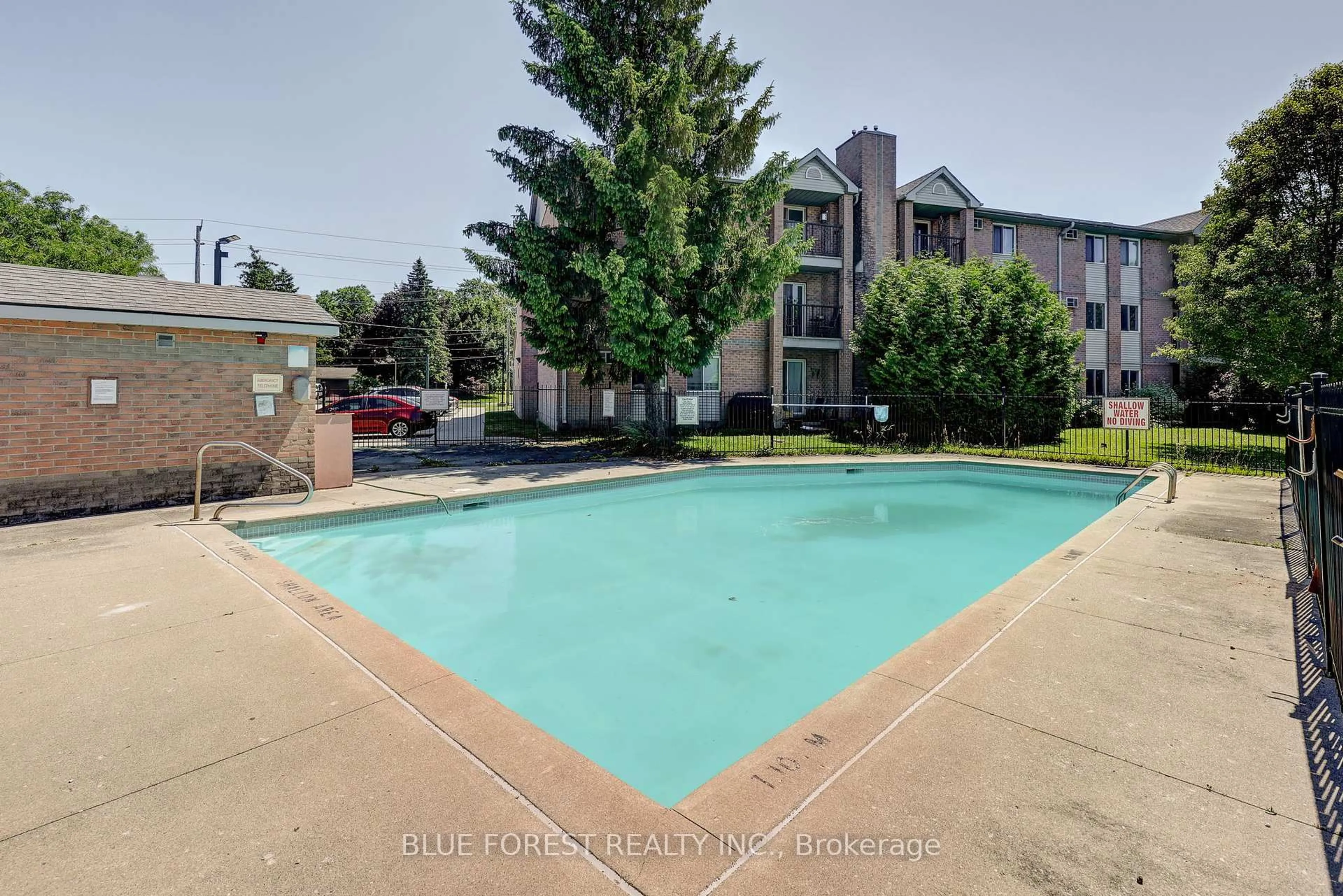 Pool for 2228 Trafalgar St #111, London East Ontario N5V 4J8