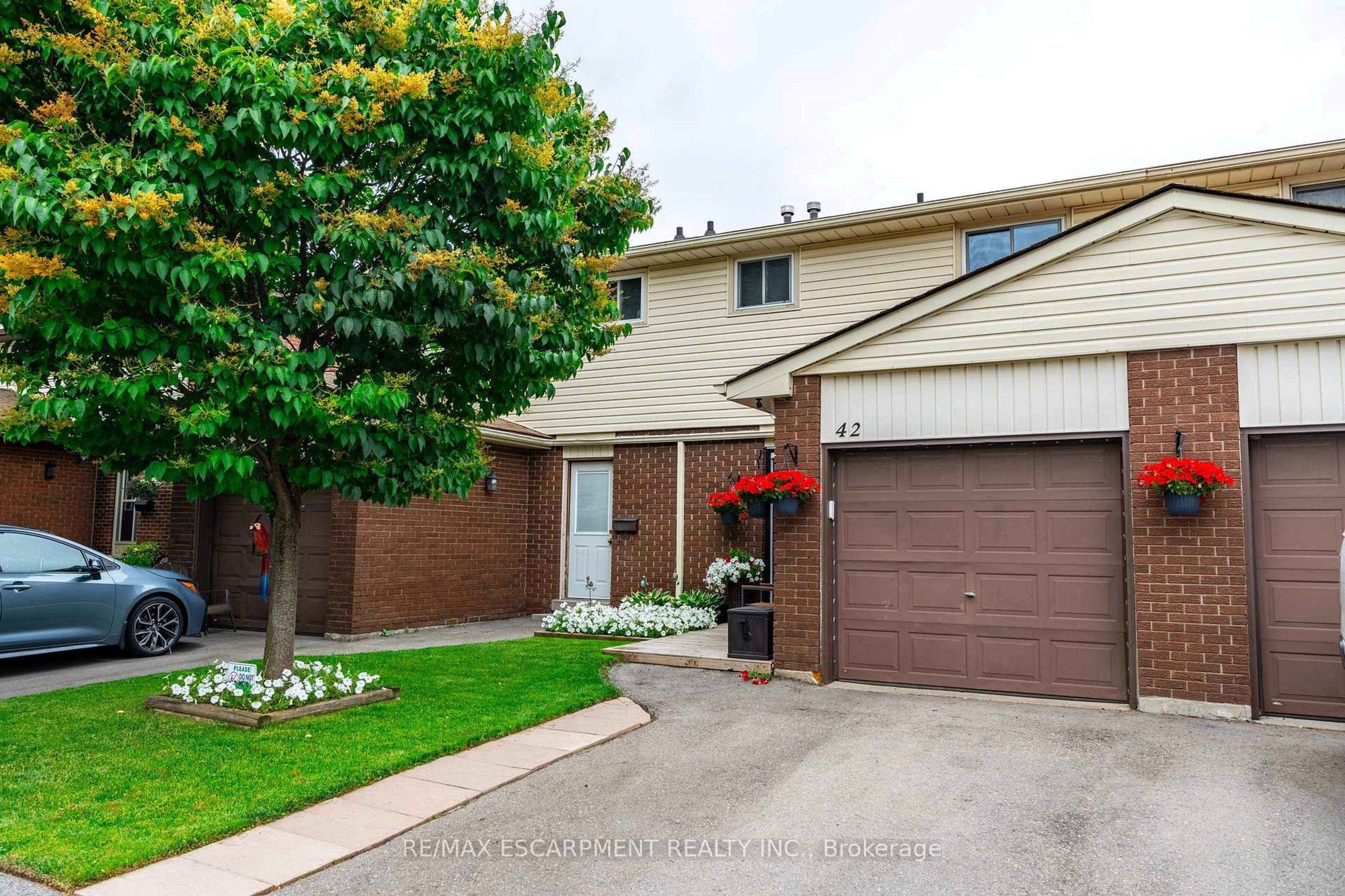 Unknown for 1350 Limeridge Rd #42, Hamilton Ontario L8W 1L6