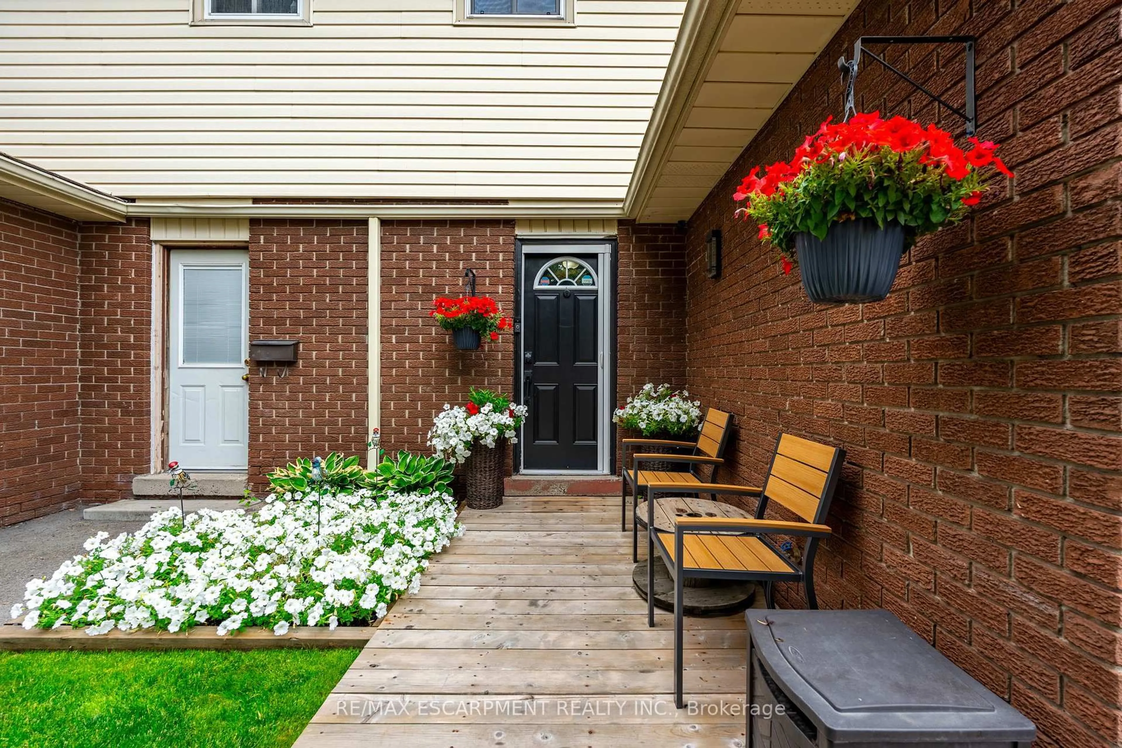 Patio, street for 1350 Limeridge Rd #42, Hamilton Ontario L8W 1L6