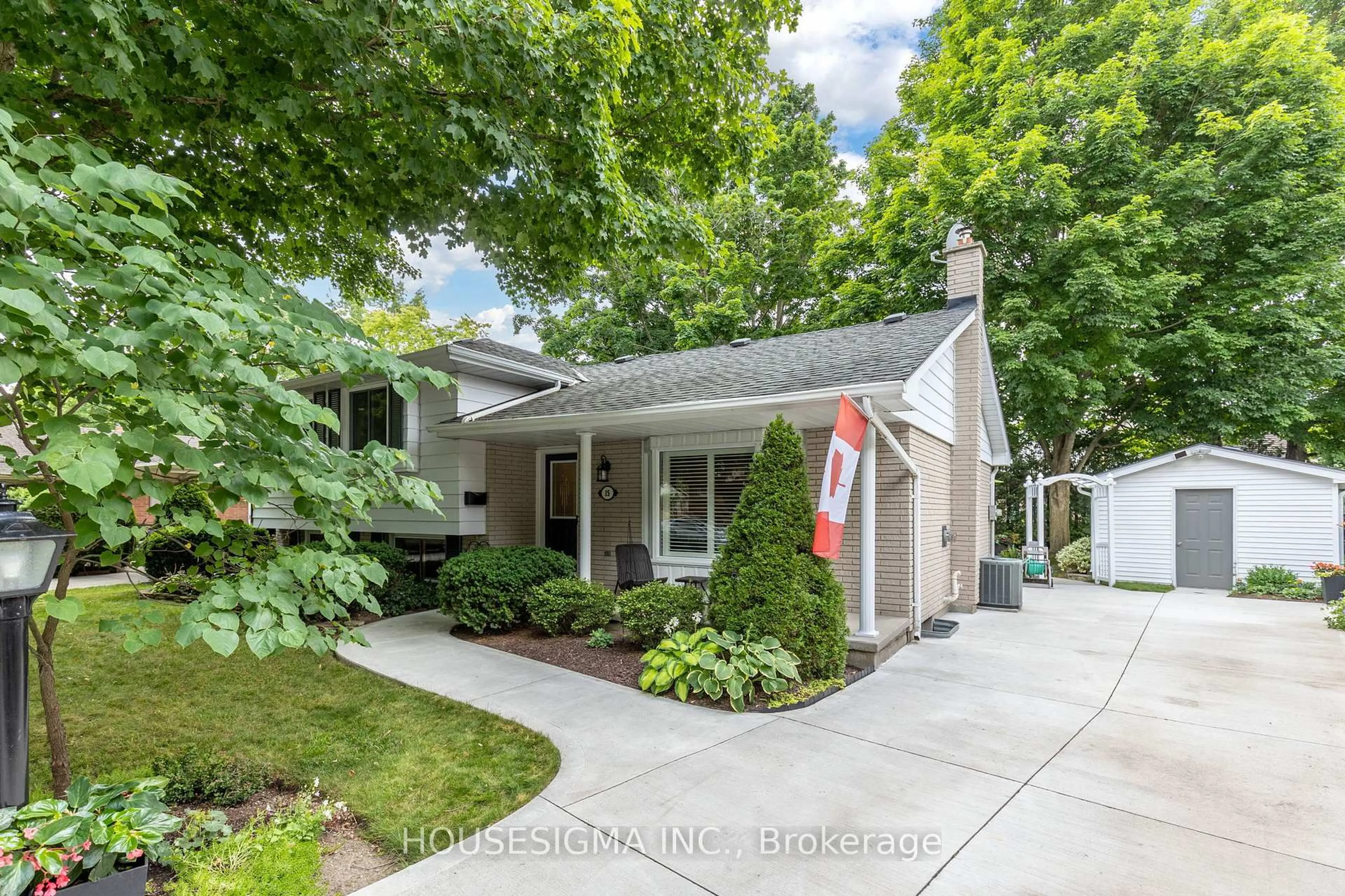 Unknown for 15 Wakefield Cres, London North Ontario N5X 1Z6