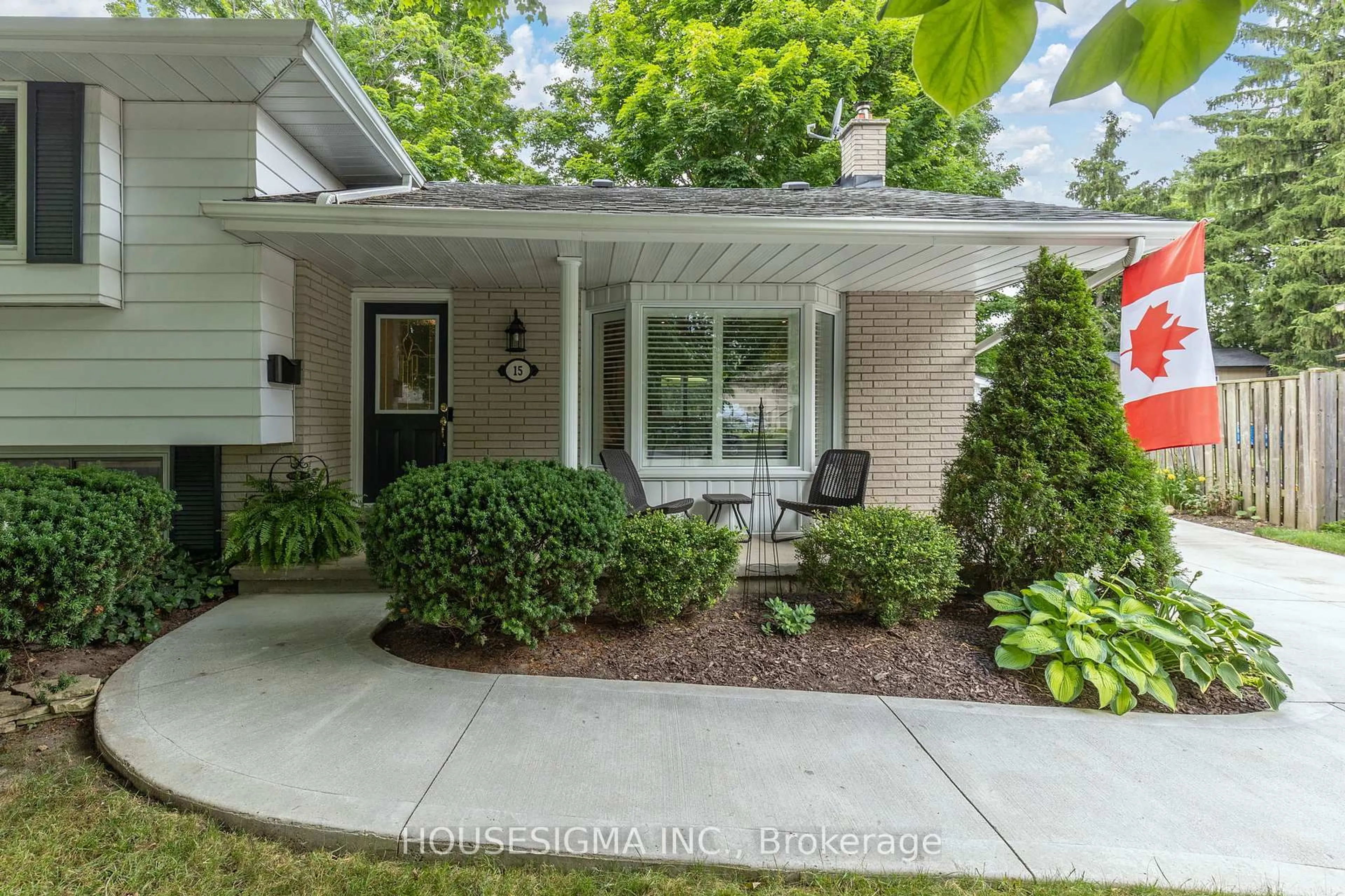 Unknown for 15 Wakefield Cres, London North Ontario N5X 1Z6