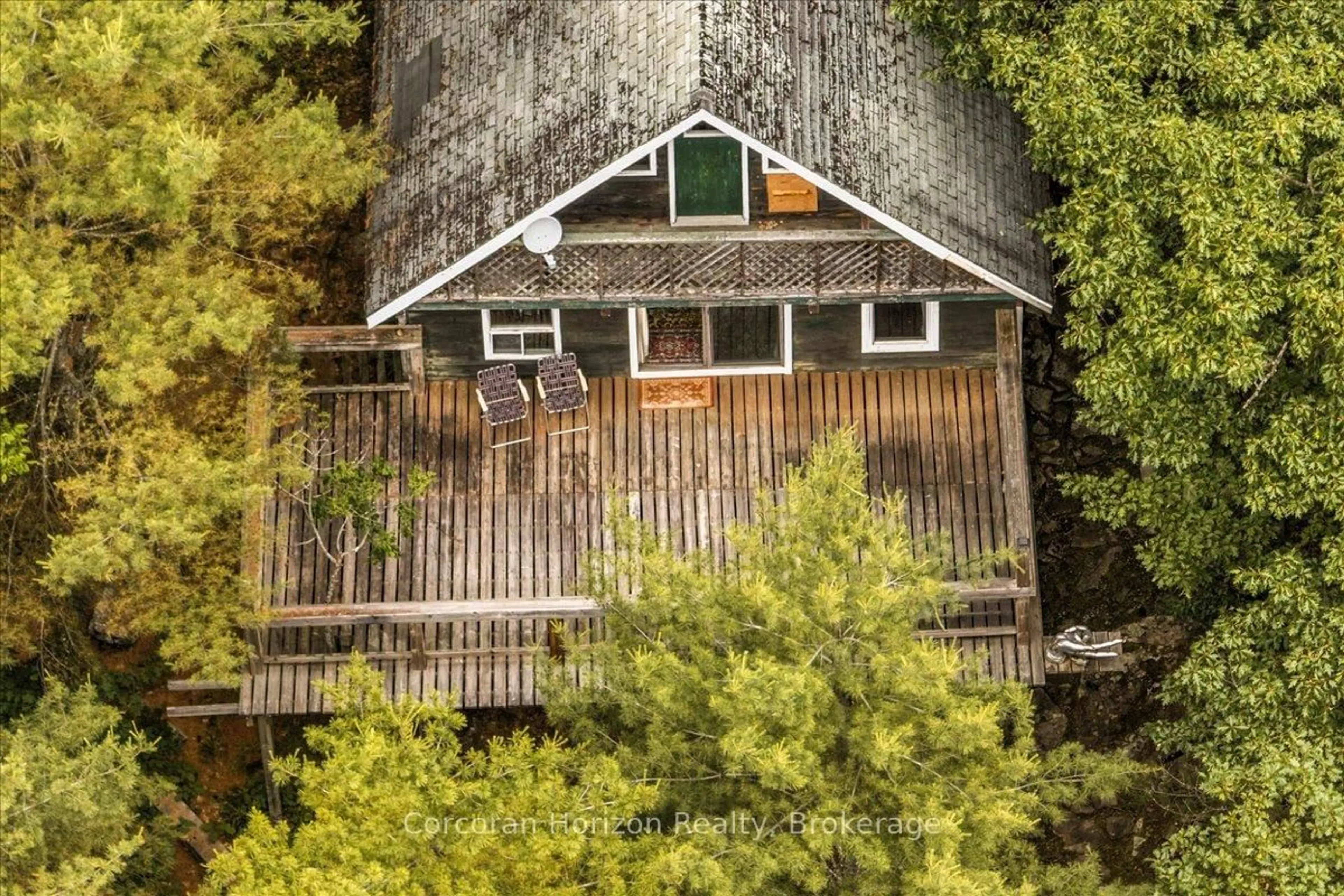 A pic from outside/outdoor area/front of a property/back of a property/a pic from drone, unknown for 78 Taylor Island, Gravenhurst Ontario P1P 1R2