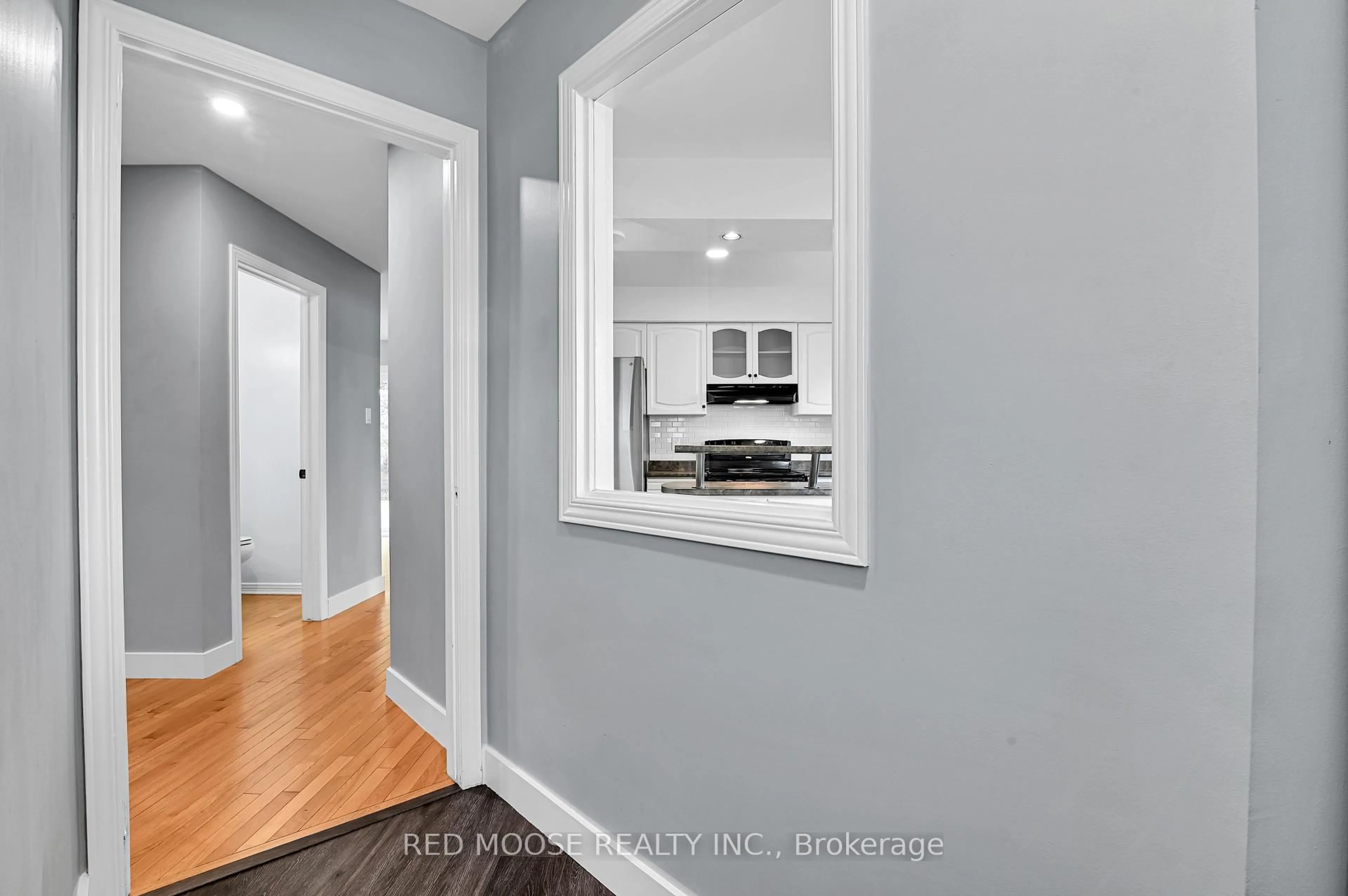 Indoor entryway for 55 Hawley Cres, Kanata Ontario K2M 1T4