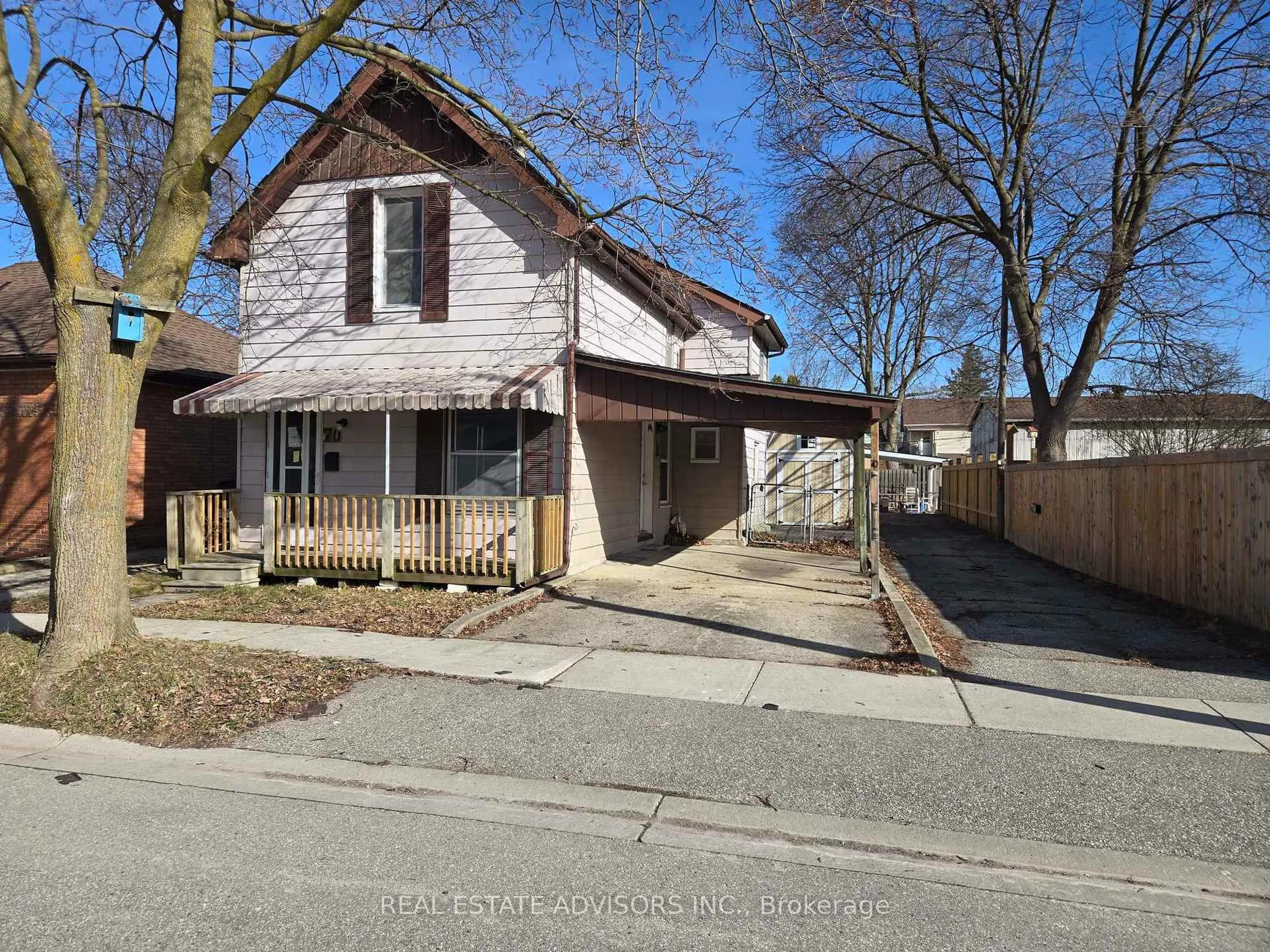 A pic from outside/outdoor area/front of a property/back of a property/a pic from drone, street for 70 Allenby Ave, Brantford Ontario N3S 1R4