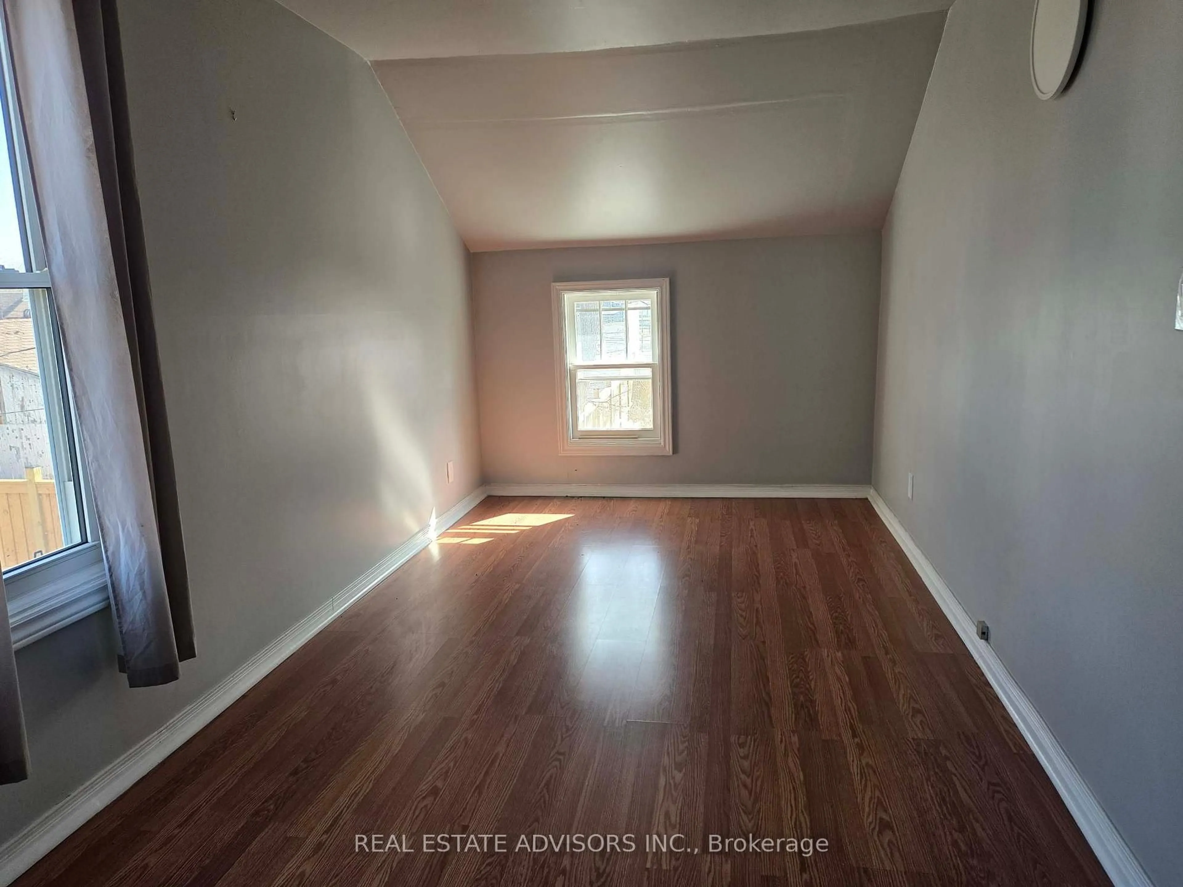 A pic of a room for 70 Allenby Ave, Brantford Ontario N3S 1R4