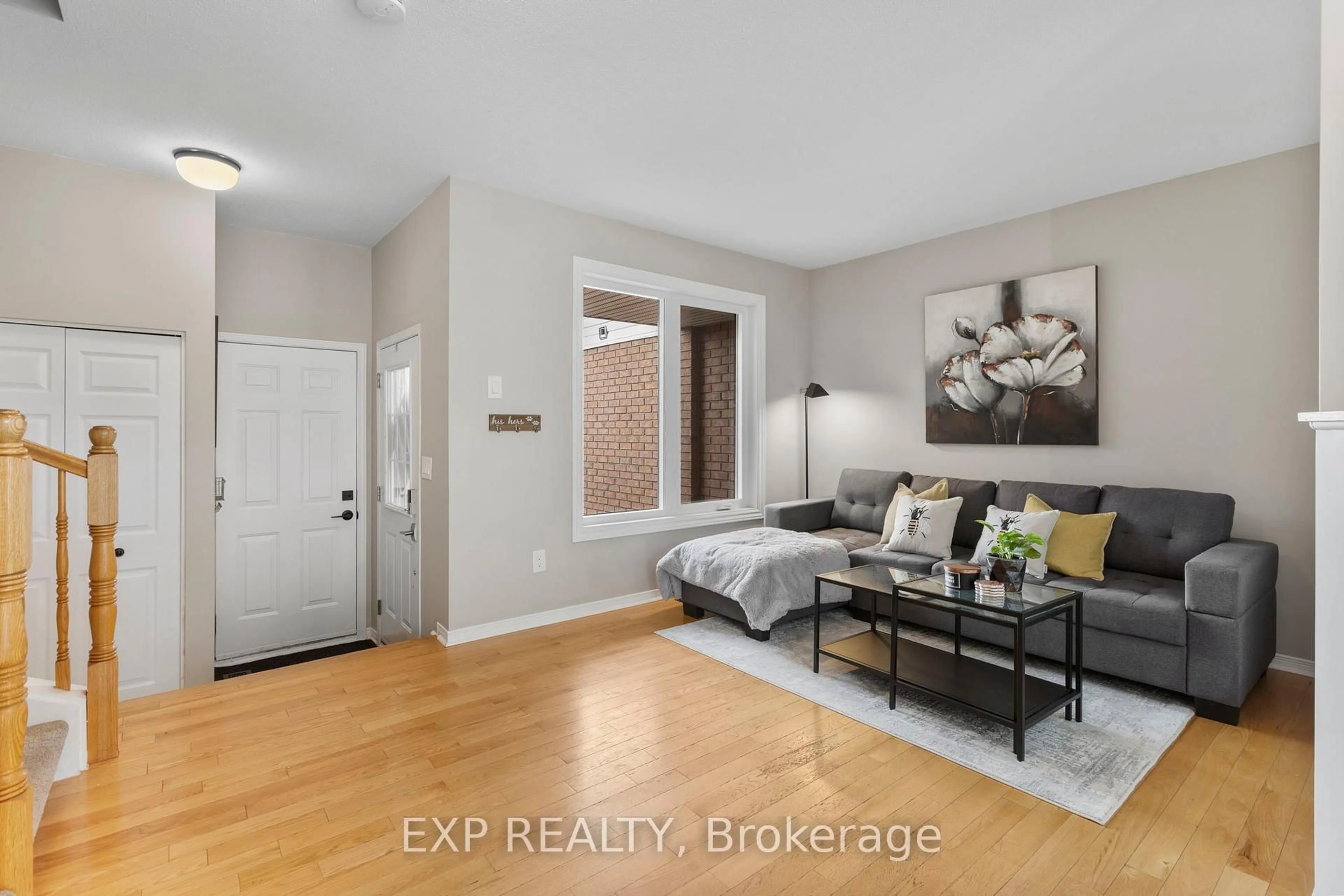 Indoor entryway for 225 Kincardine Dr, Ottawa Ontario K2V 1C5