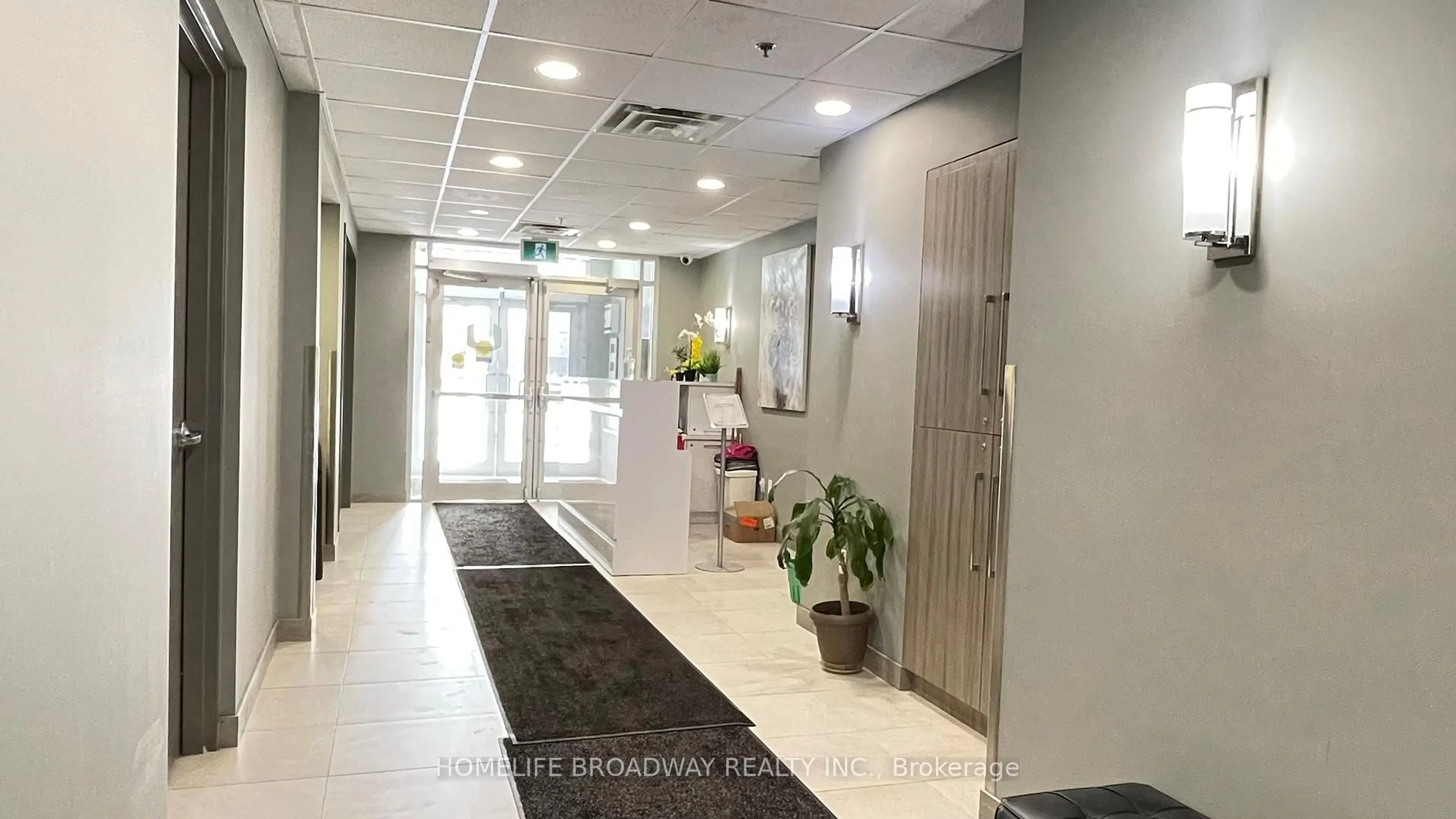 Indoor foyer for 321 Spruce St #505, Waterloo Ontario N2L 3M6