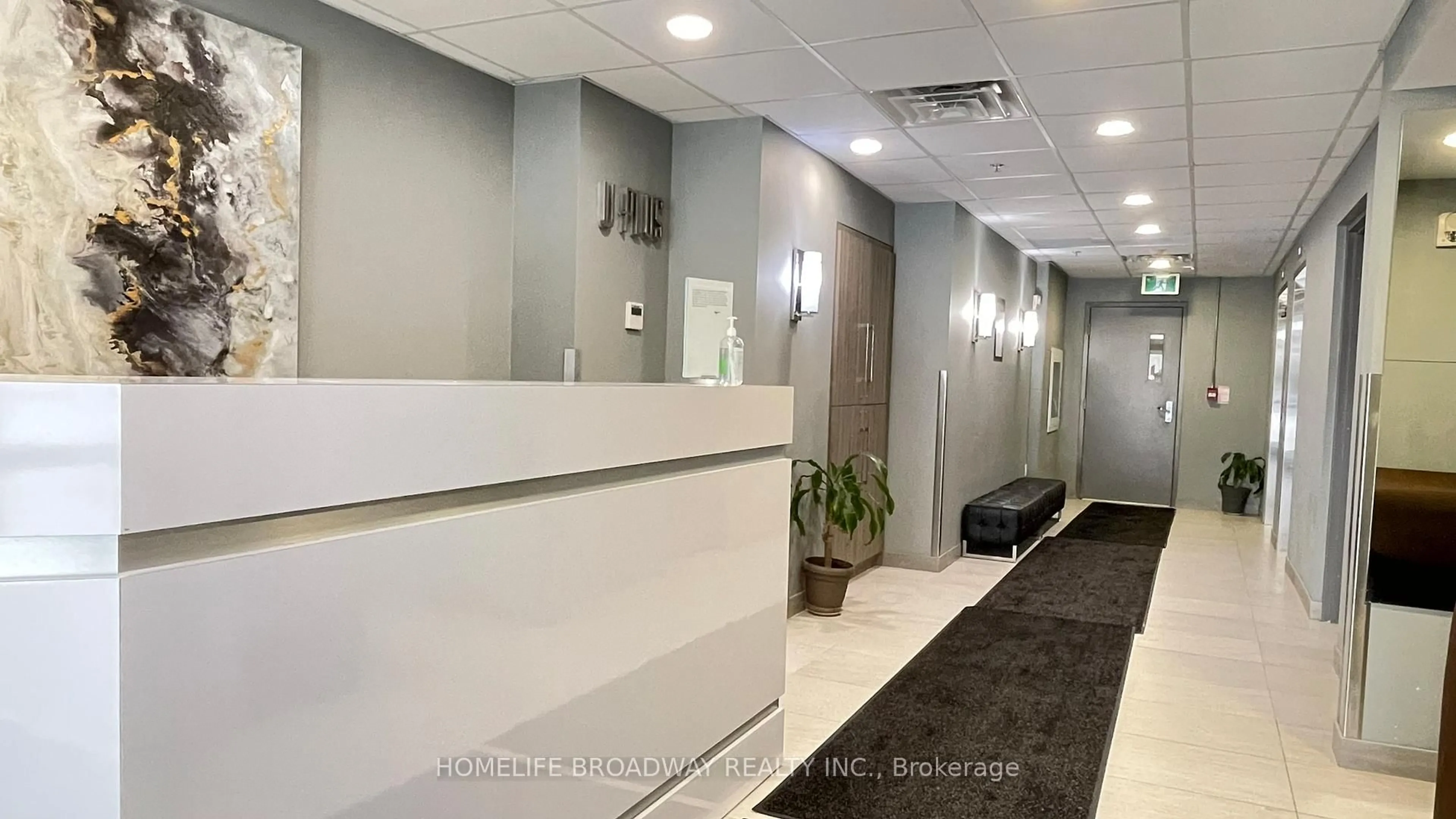 Indoor foyer for 321 Spruce St #505, Waterloo Ontario N2L 3M6