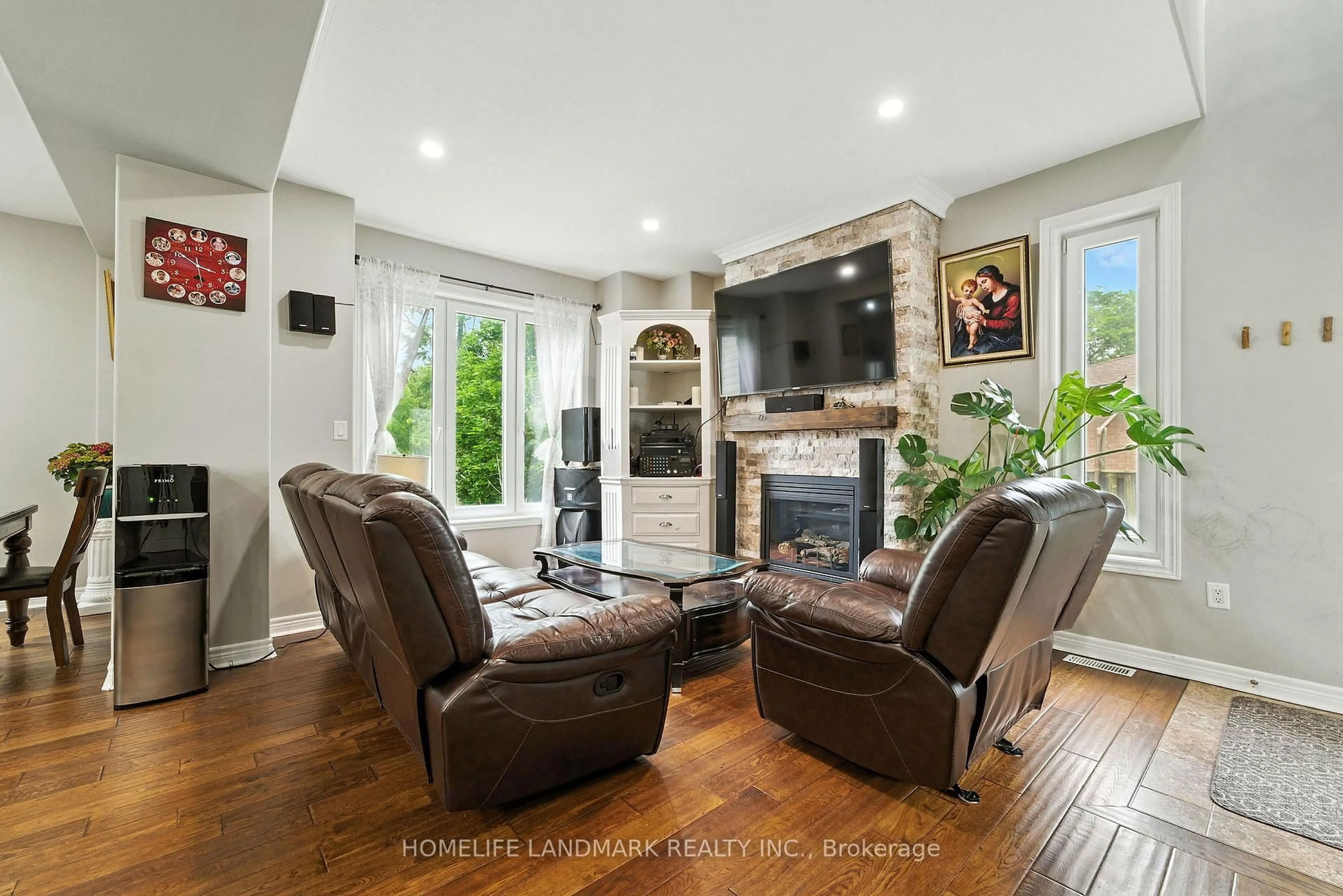 Living room with furniture, unknown for 38 Woodrow St, St. Catharines Ontario L2P 2A2