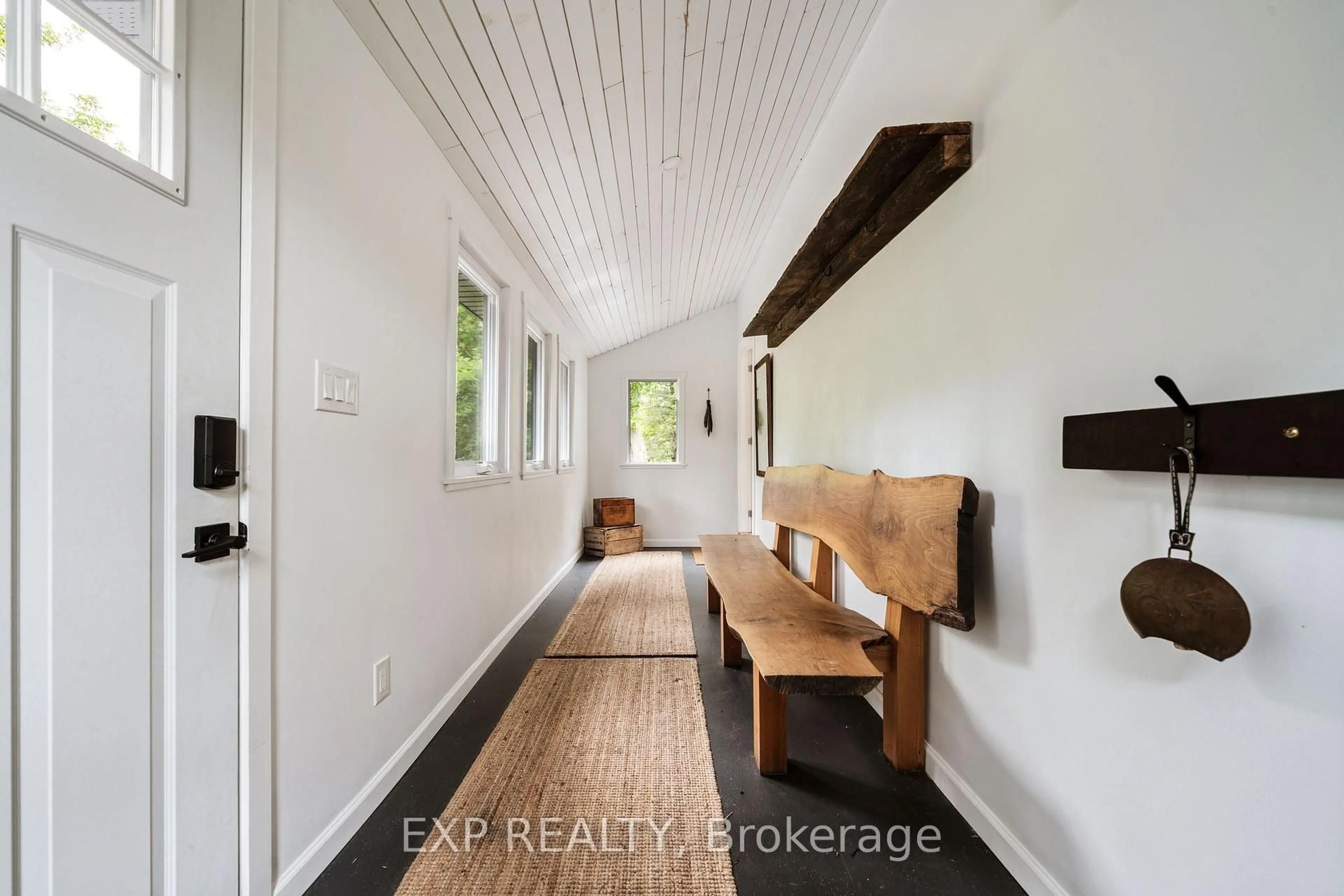 Indoor entryway for 2452 County Rd 4, Napanee Ontario K0K 1J0