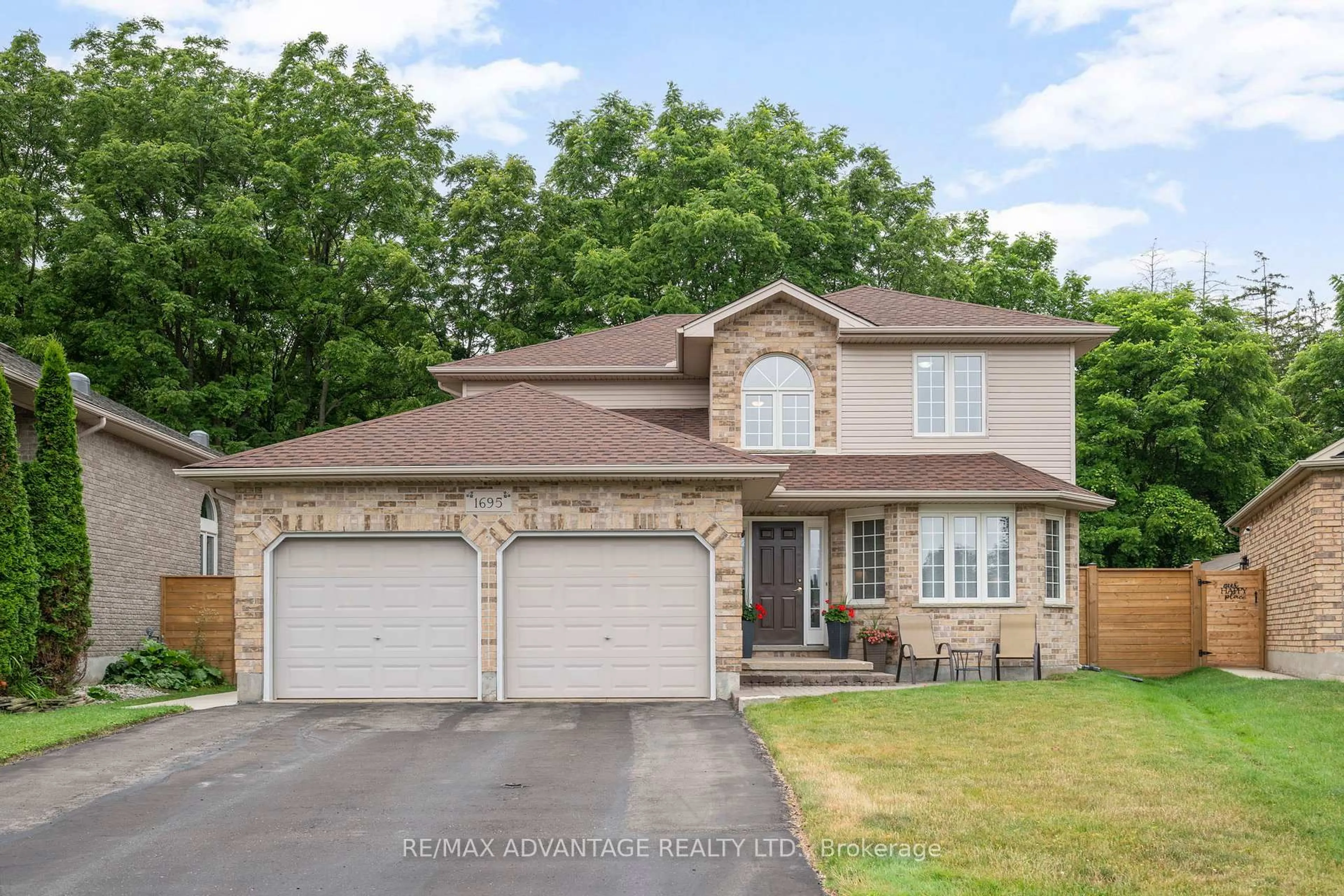 Unknown for 1695 Jubilee Dr, London North Ontario N6G 5K5