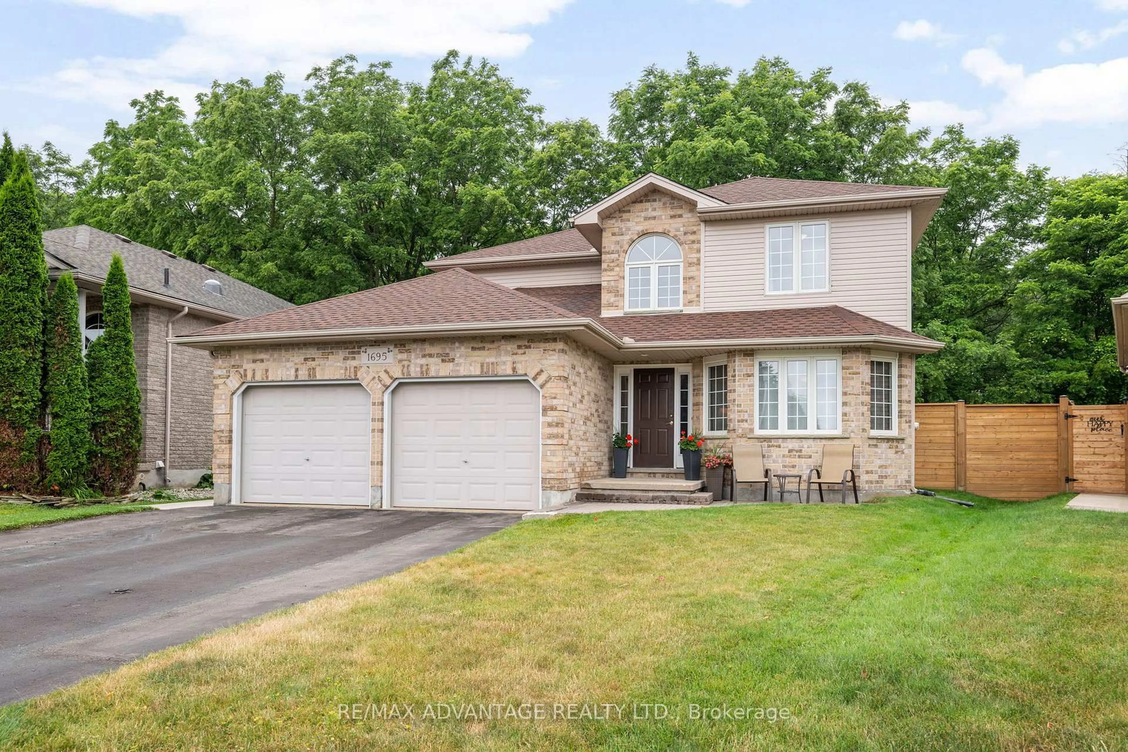 Unknown for 1695 Jubilee Dr, London North Ontario N6G 5K5