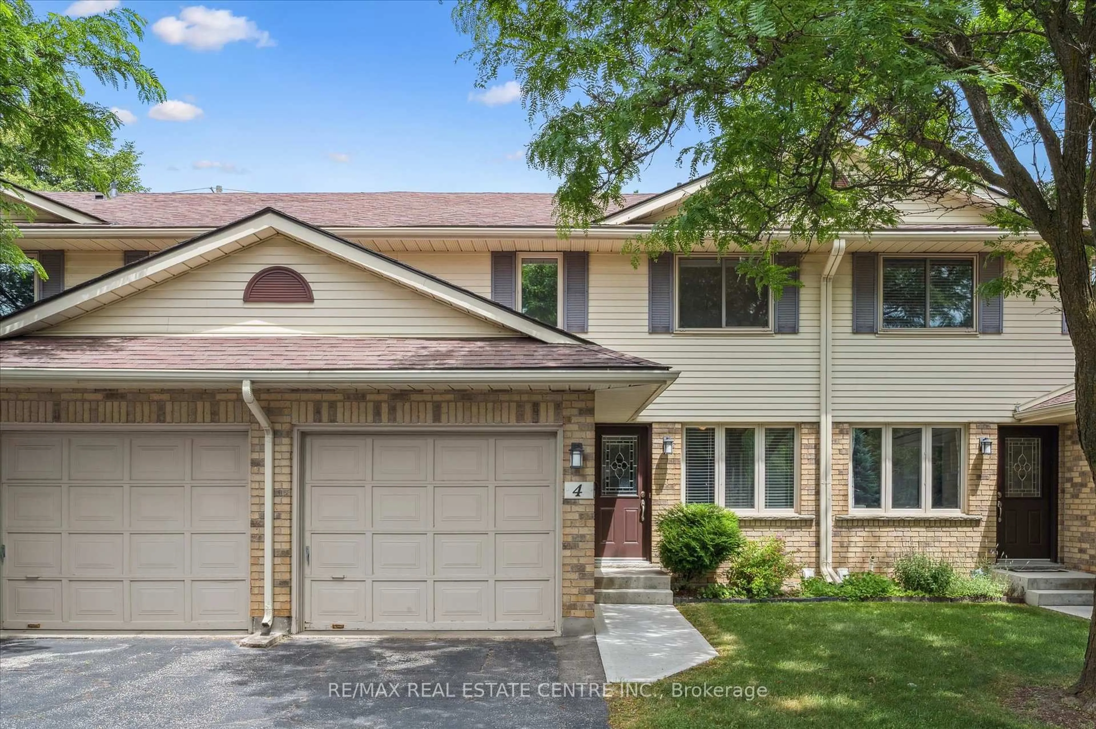 Home with vinyl exterior material, street for 375 Kingscourt Dr #4, Waterloo Ontario N2K 3N7