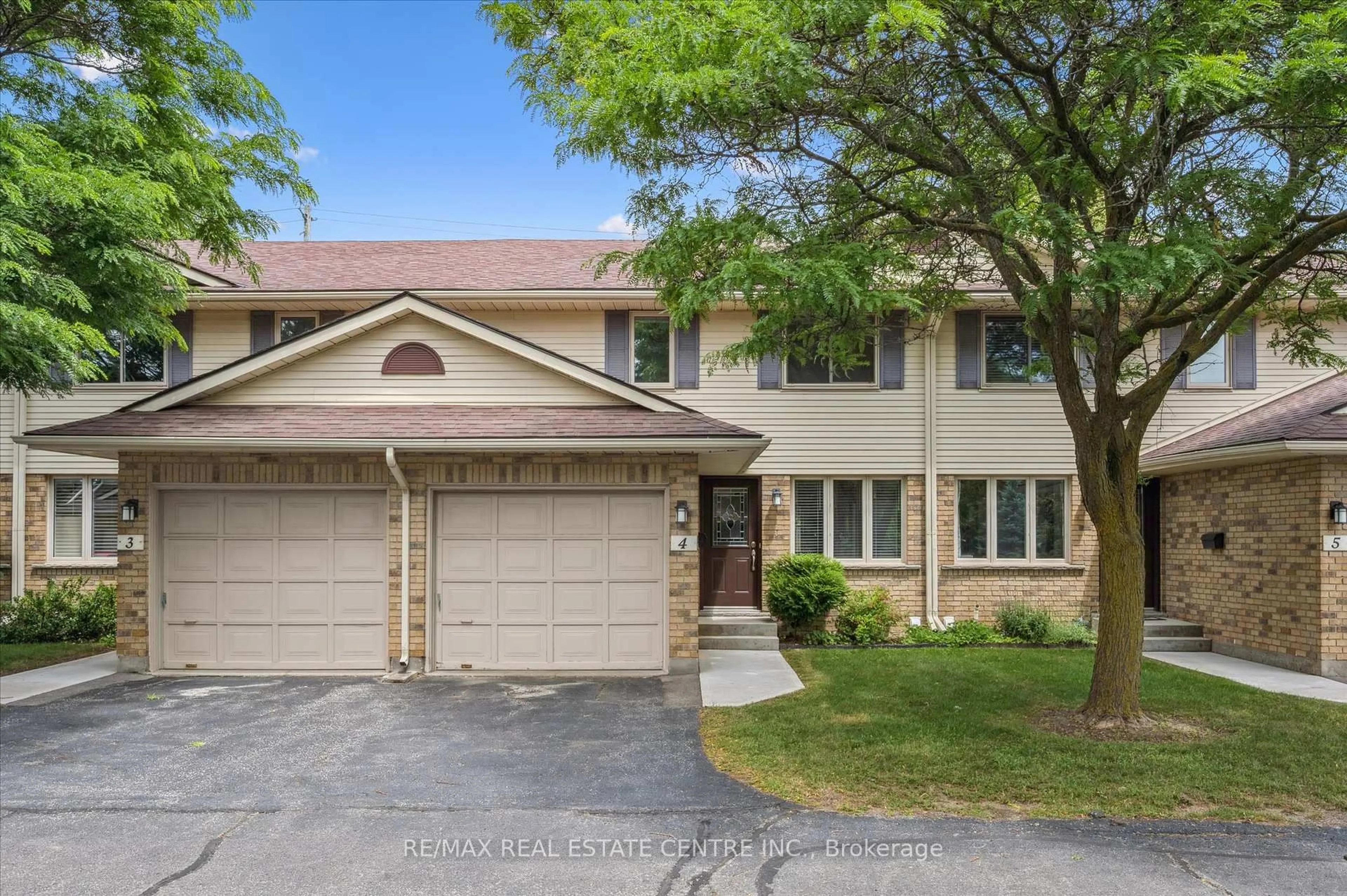 Home with brick exterior material, street for 375 Kingscourt Dr #4, Waterloo Ontario N2K 3N7