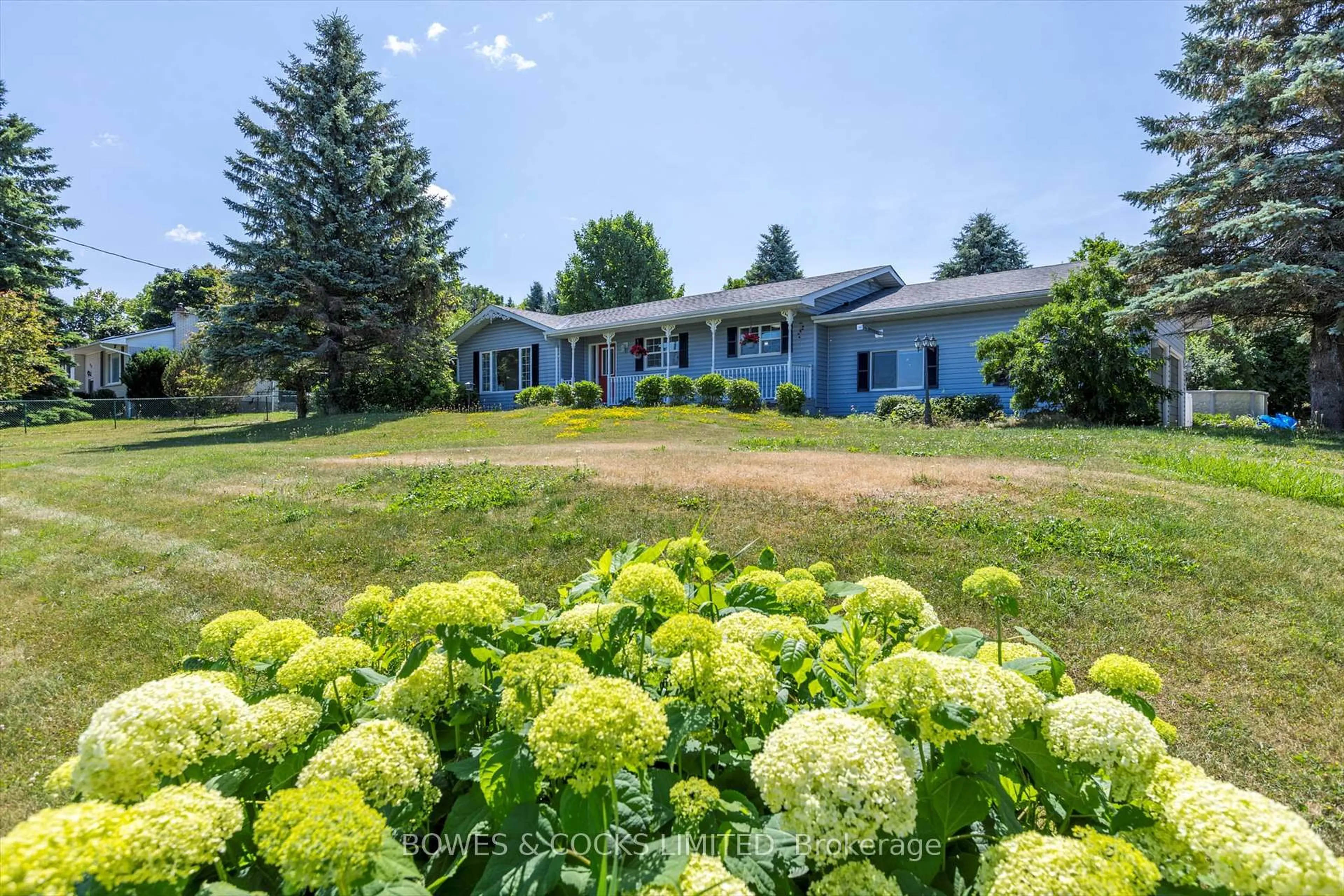 Patio, mountain view for 1725 Carmel Line, Cavan Monaghan Ontario K0L 1B0
