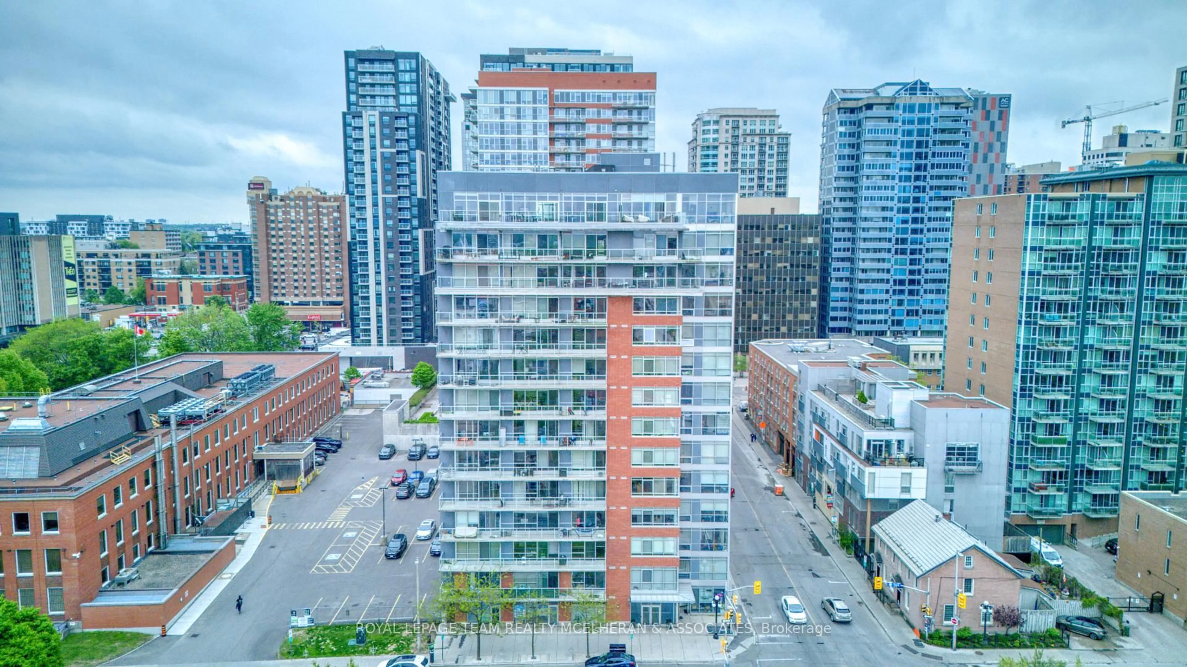 A pic from outside/outdoor area/front of a property/back of a property/a pic from drone, city buildings view from balcony for 180 York St #1402, Ottawa Ontario K1N 1J6