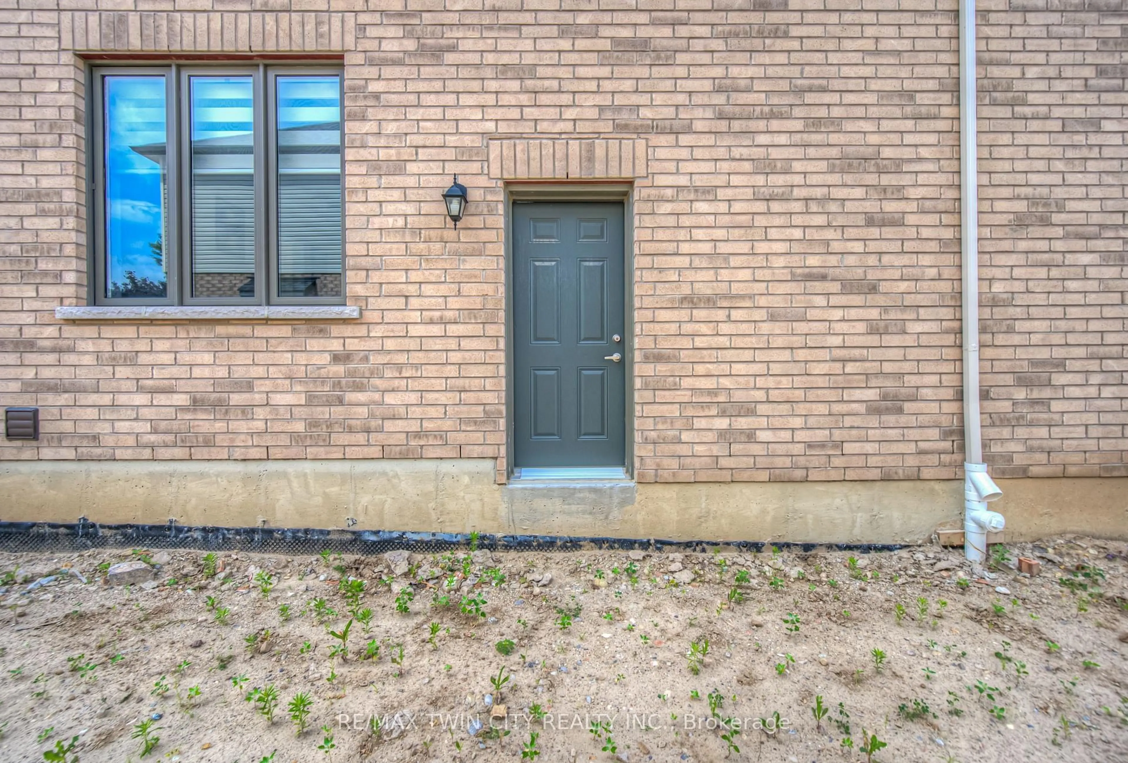 Home with brick exterior material, street for 72 PAPERBIRCH Dr, Cambridge Ontario N1T 0G8