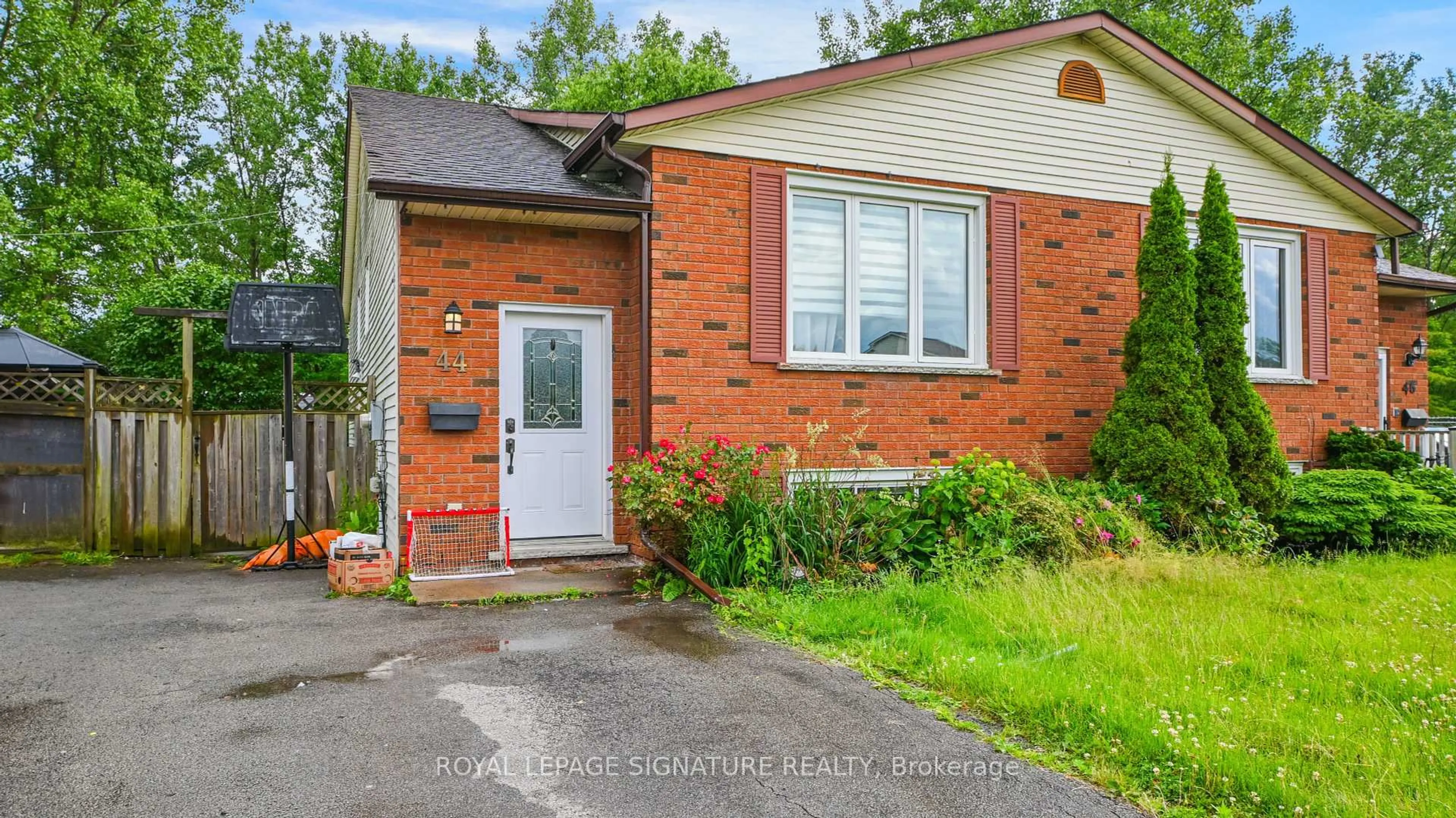 Home with brick exterior material, street for 44 Terrace Ave, Welland Ontario L3C 2C4