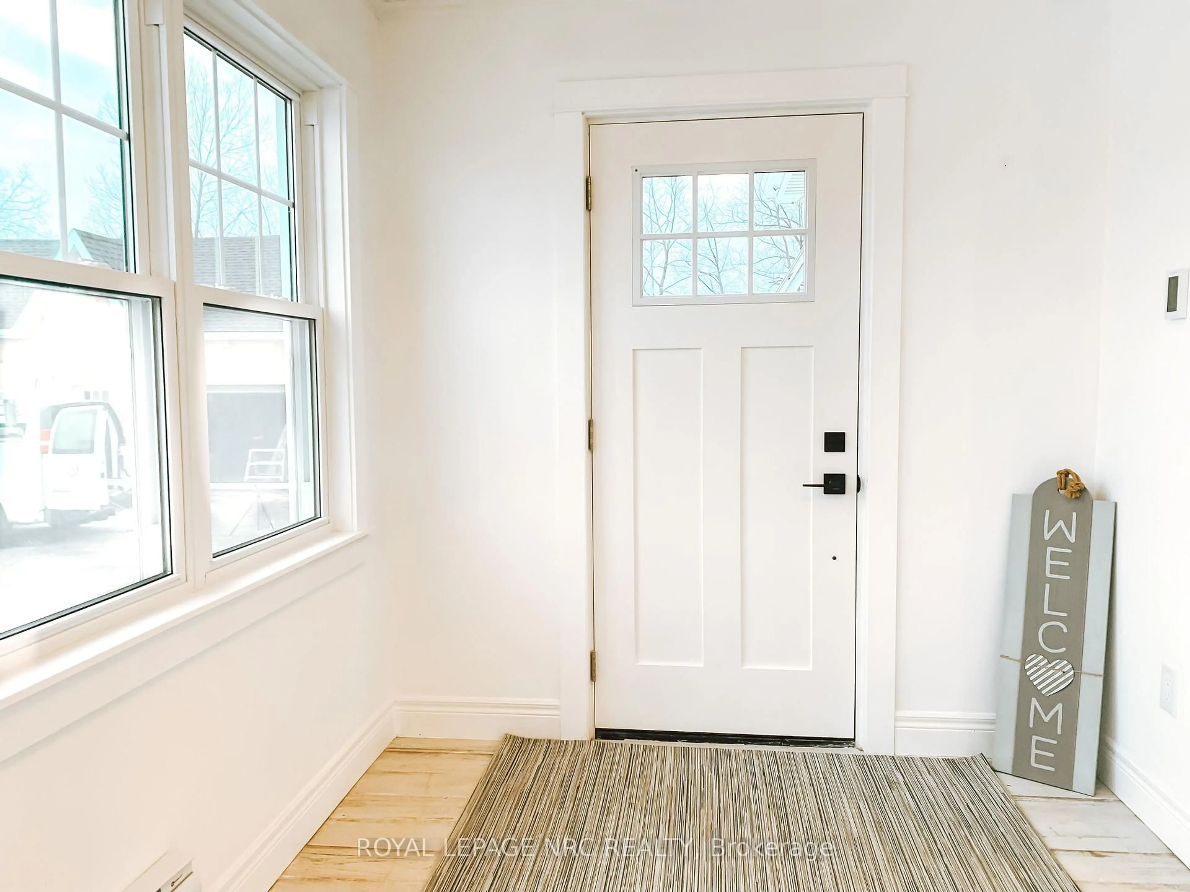 Indoor entryway for 5706 KING St, Lincoln Ontario L0R 1B3