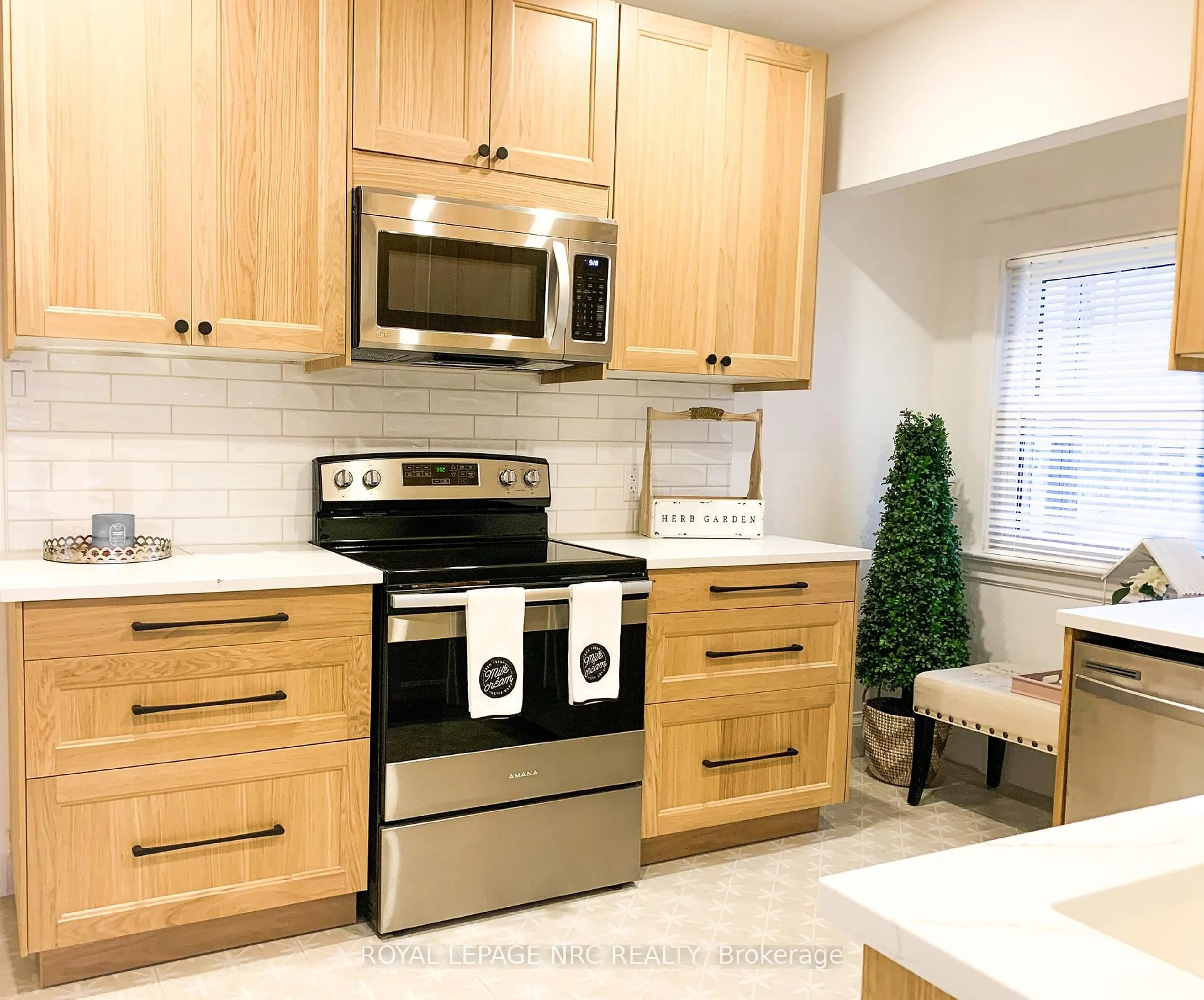 Unknown for 5706 KING St, Lincoln Ontario L0R 1B3