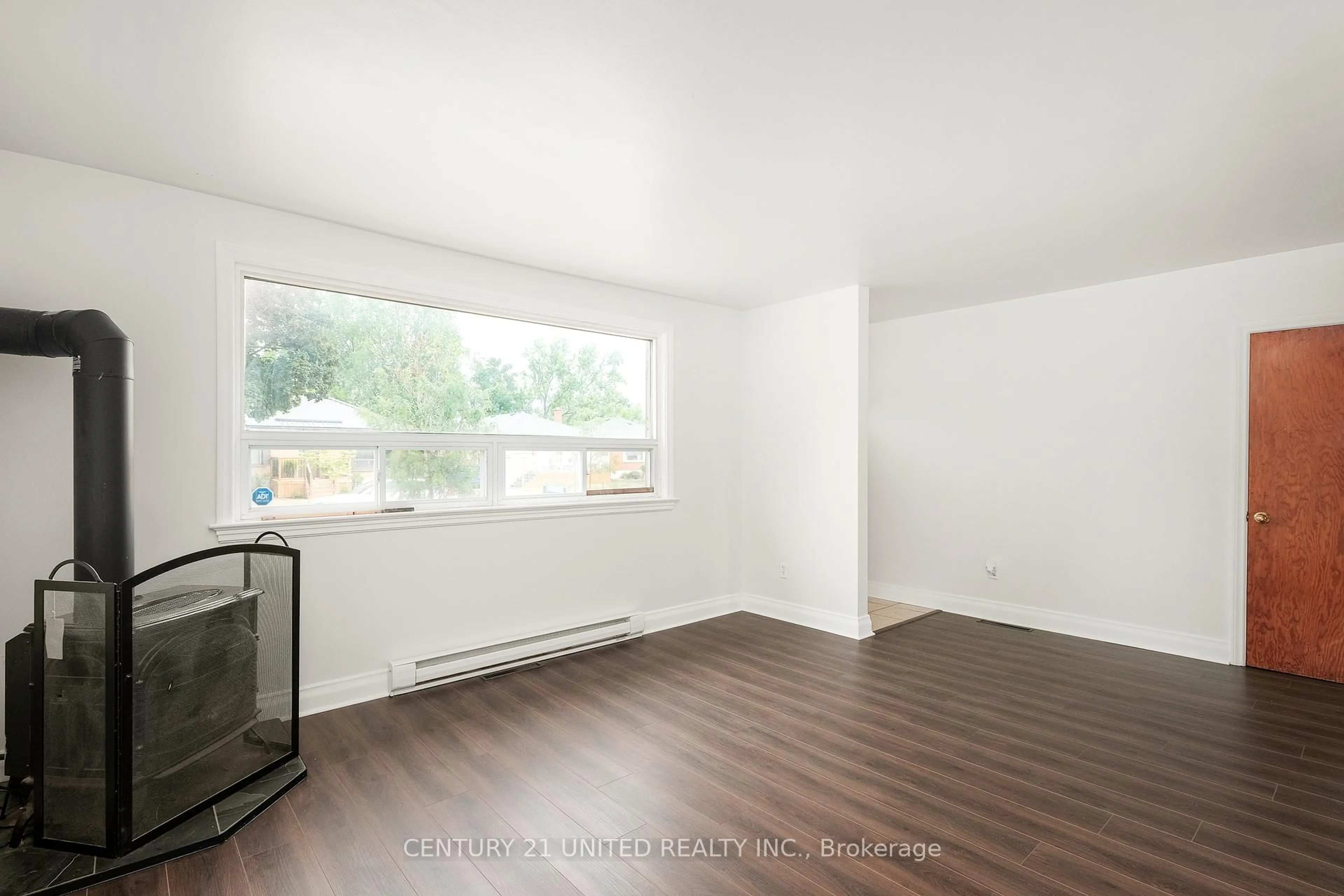 A pic of a room for 641 Bellaire St, Peterborough South Ontario K9J 3Y5