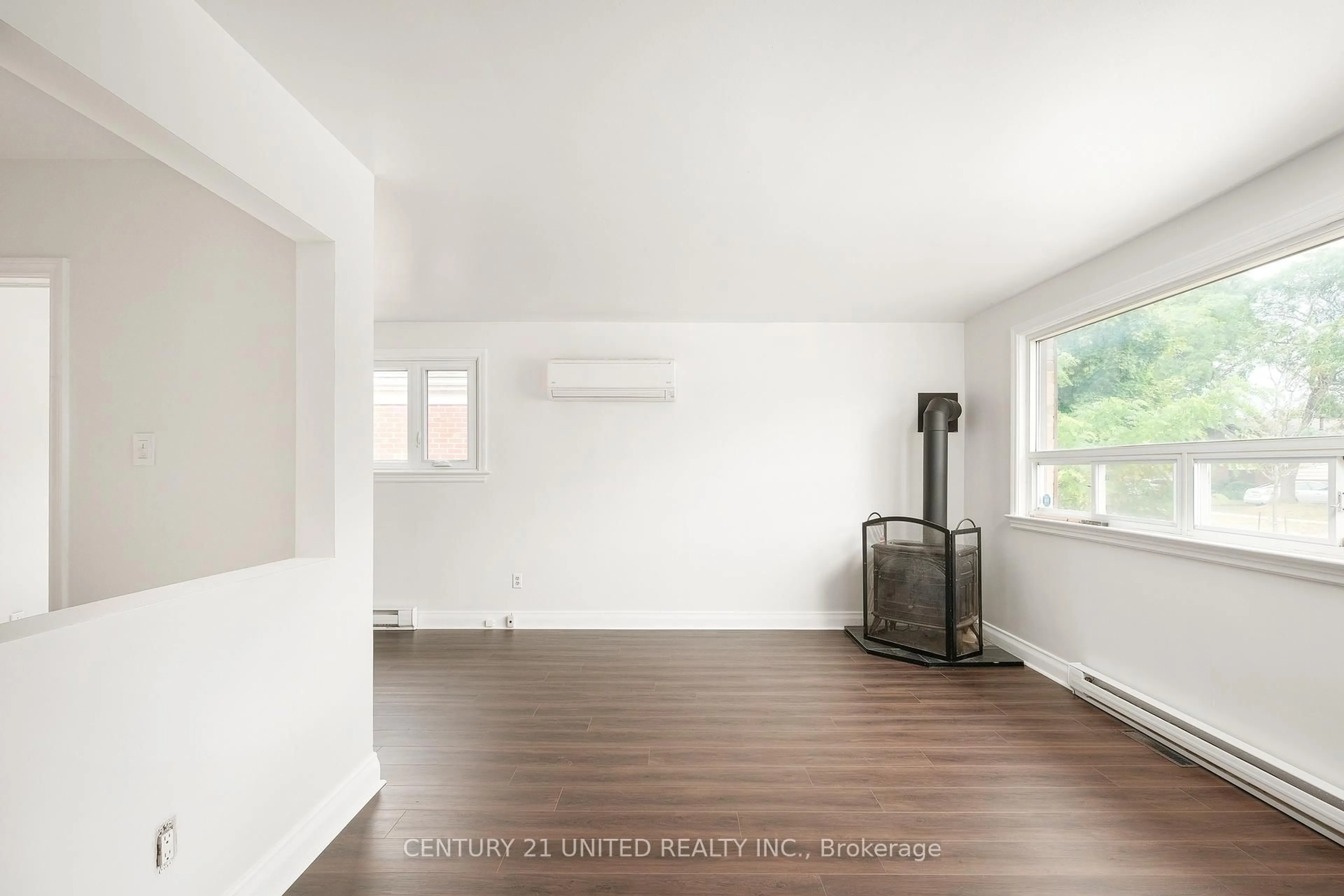 A pic of a room for 641 Bellaire St, Peterborough South Ontario K9J 3Y5