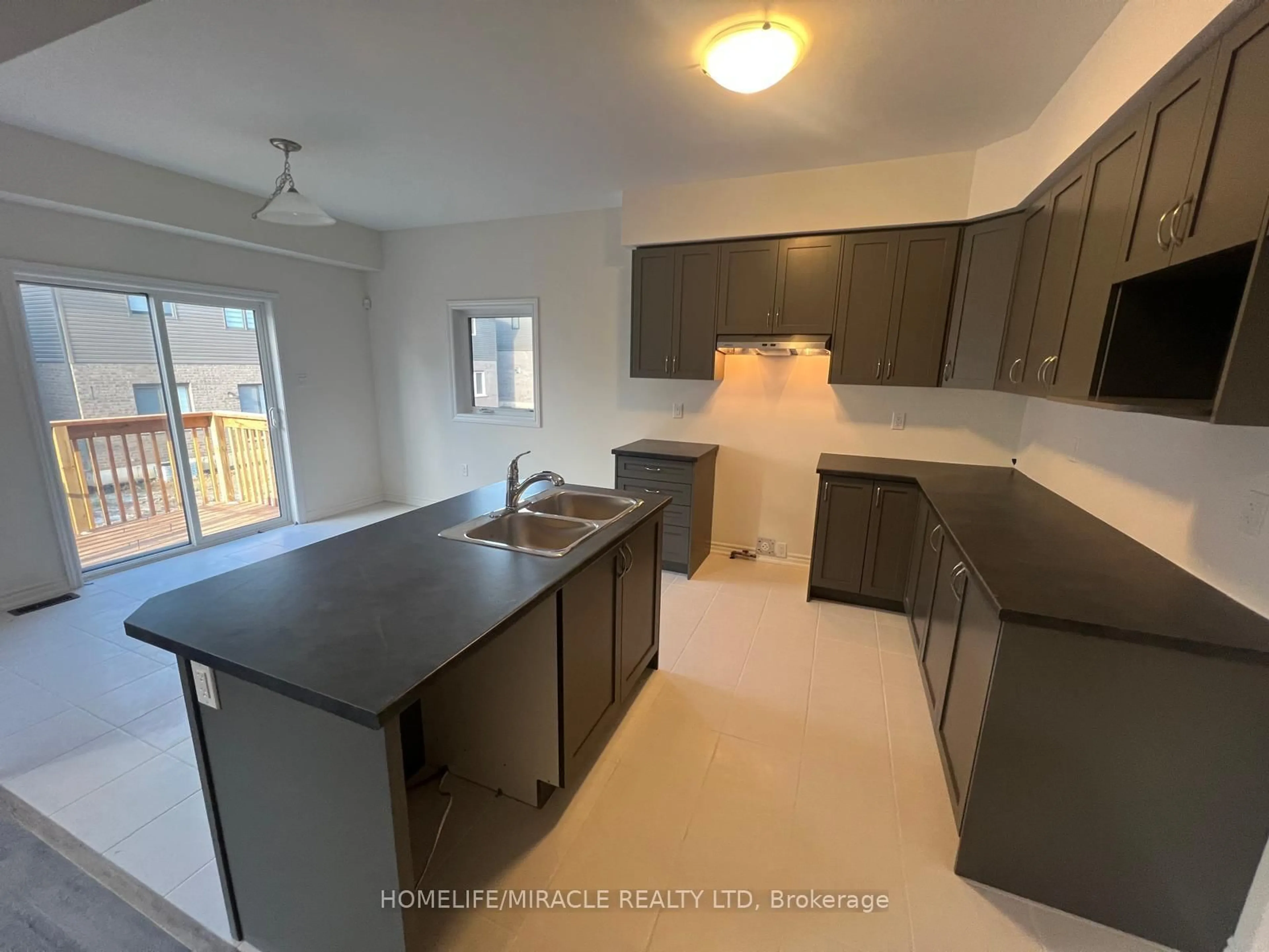 Open concept kitchen, unknown for 256 Pottruff Rd, Brant Ontario N3L 0N6