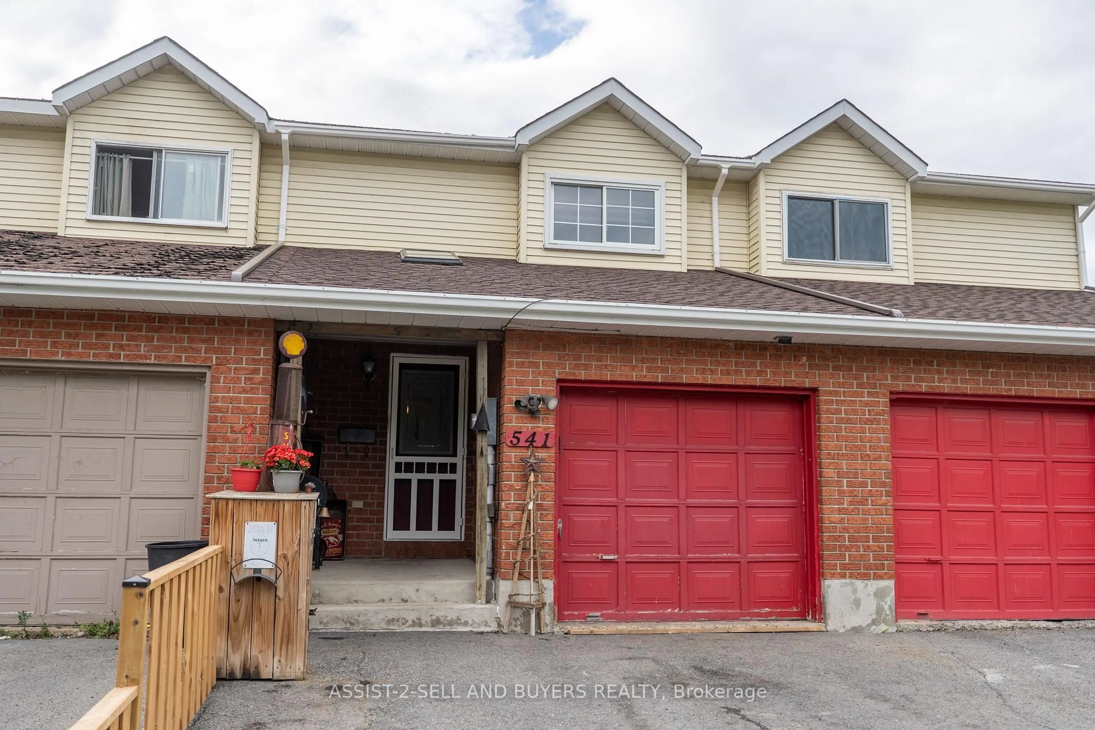 Home with brick exterior material, street for 541 Mercier Ave, Cornwall Ontario K6K 1K2