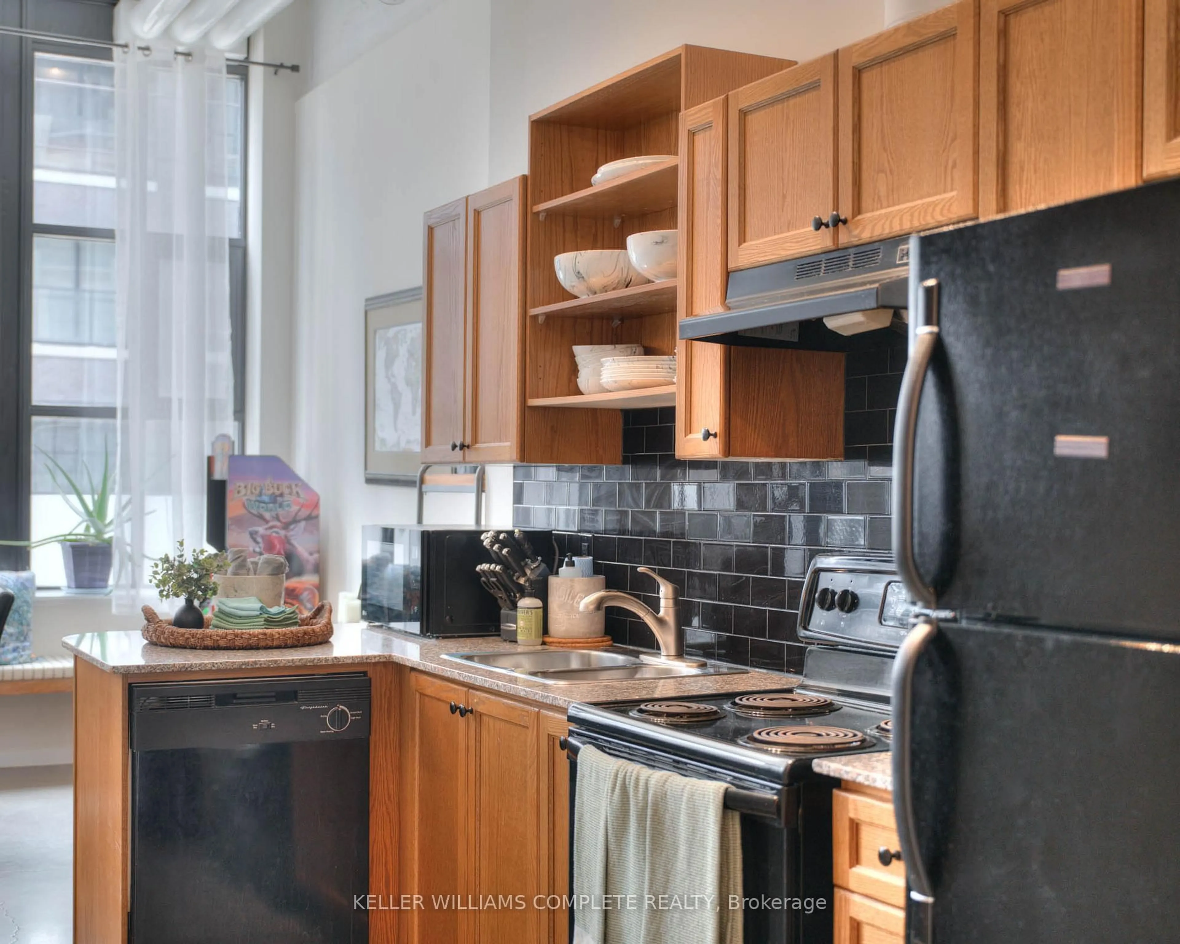 Standard kitchen, unknown for 410 King St #108, Kitchener Ontario N2G 1C3