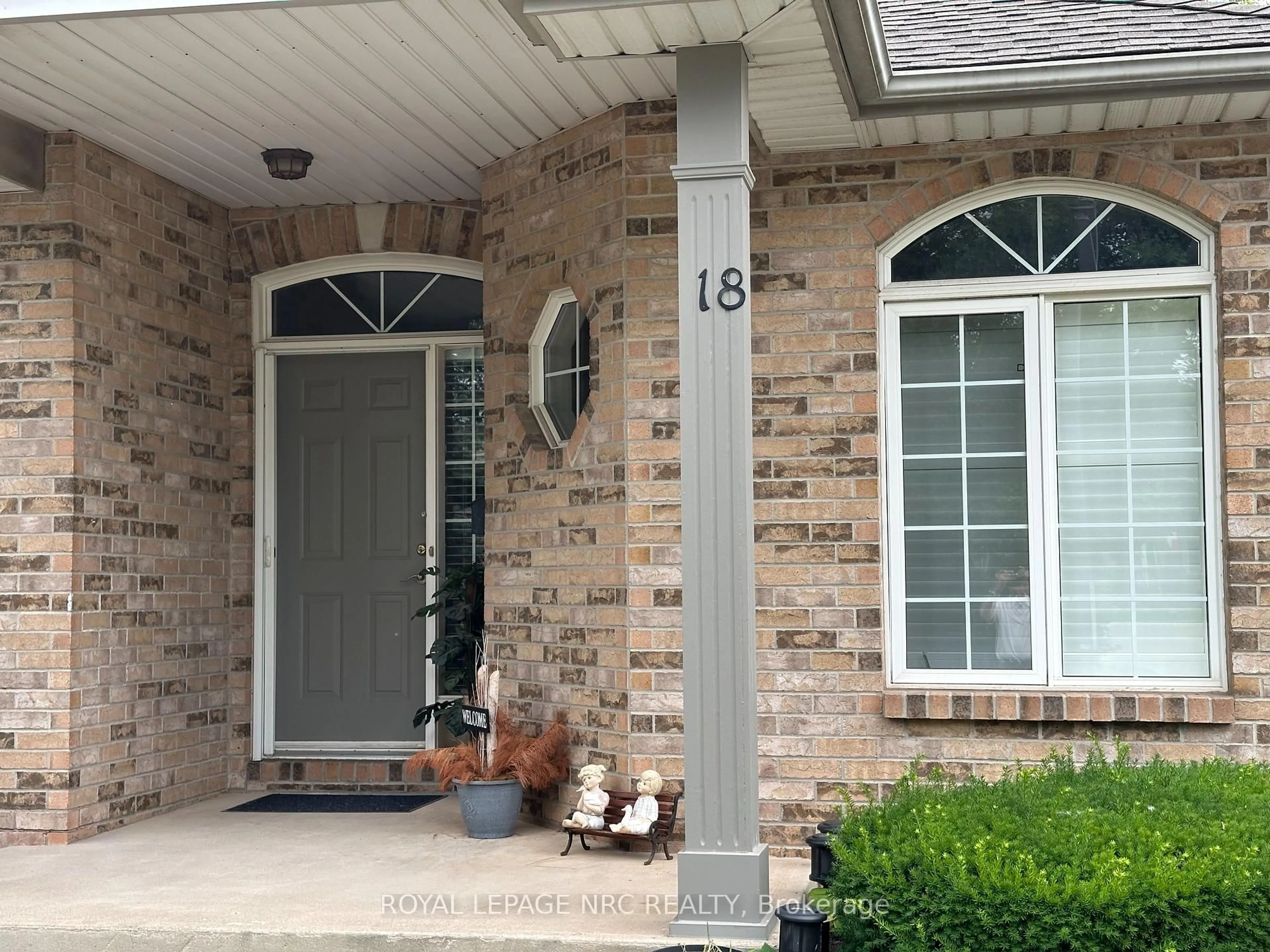 Home with brick exterior material, street for 5200 DORCHESTER Rd #18, Niagara Falls Ontario L2E 7M6