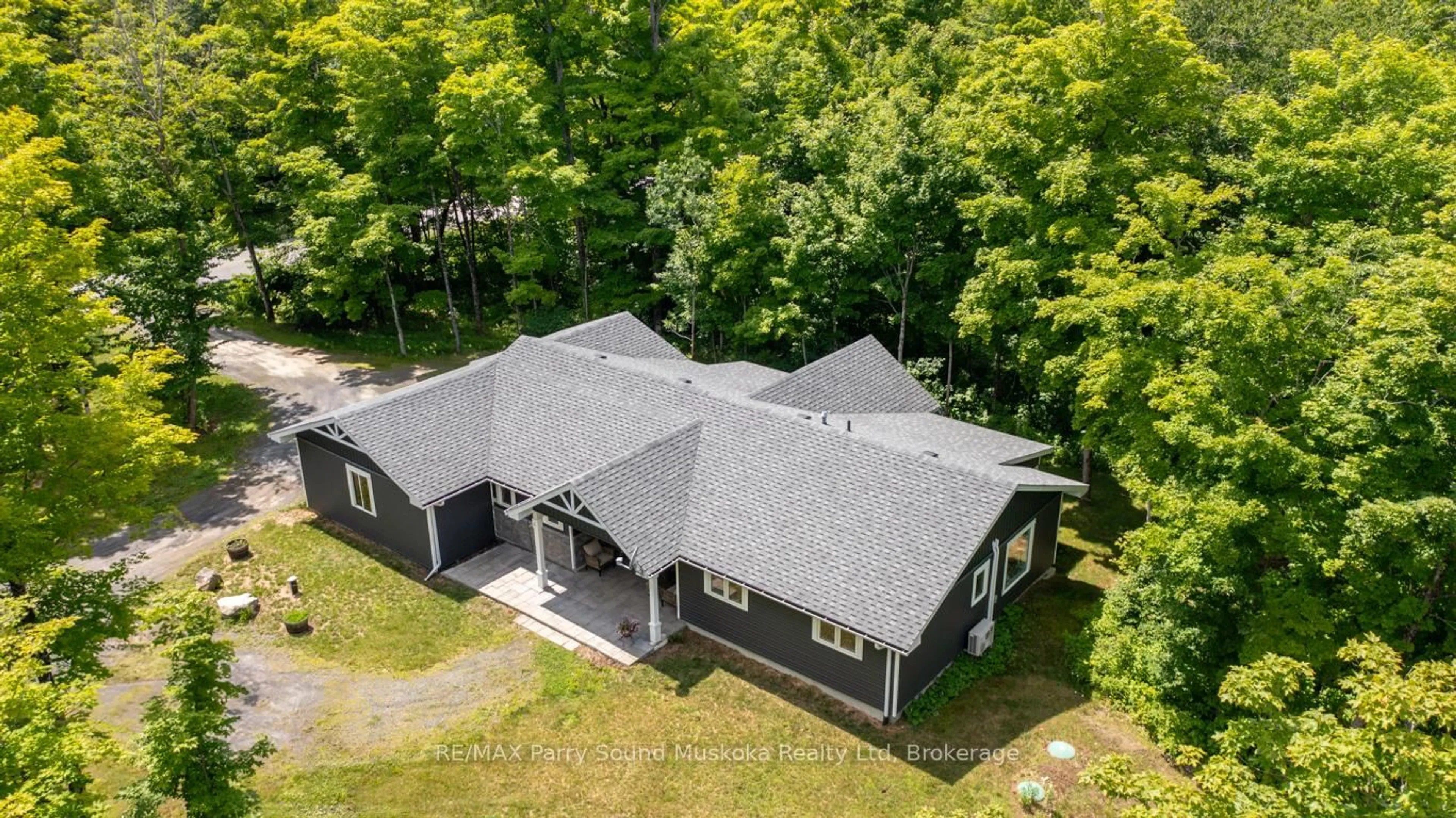 A pic from outside/outdoor area/front of a property/back of a property/a pic from drone, building for 36 Long Lake Estates Rd, McDougall Ontario P2A 2W7
