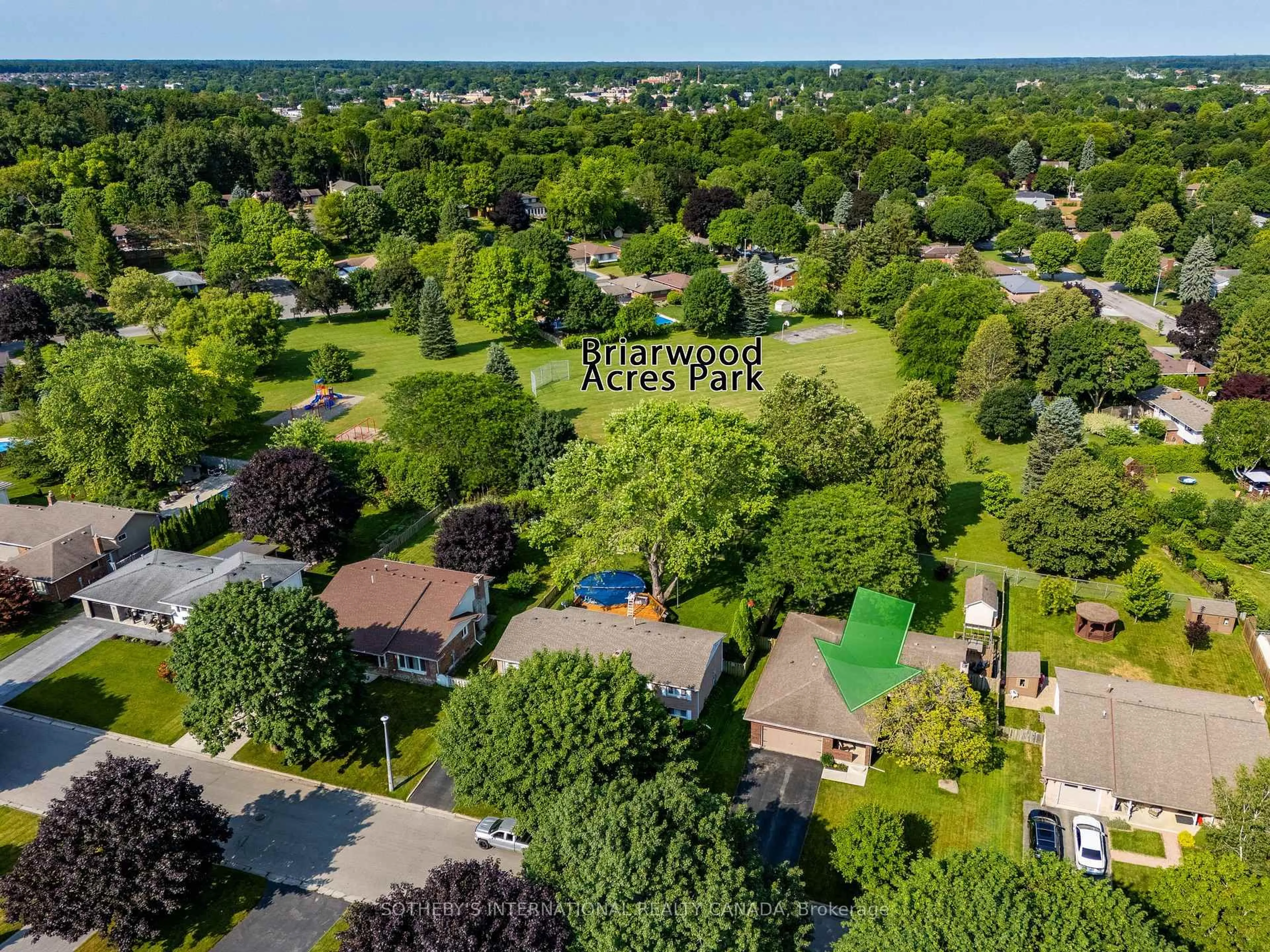 A pic from outside/outdoor area/front of a property/back of a property/a pic from drone, unknown for 20 Sheridan Blvd, Norfolk Ontario N3Y 4W4