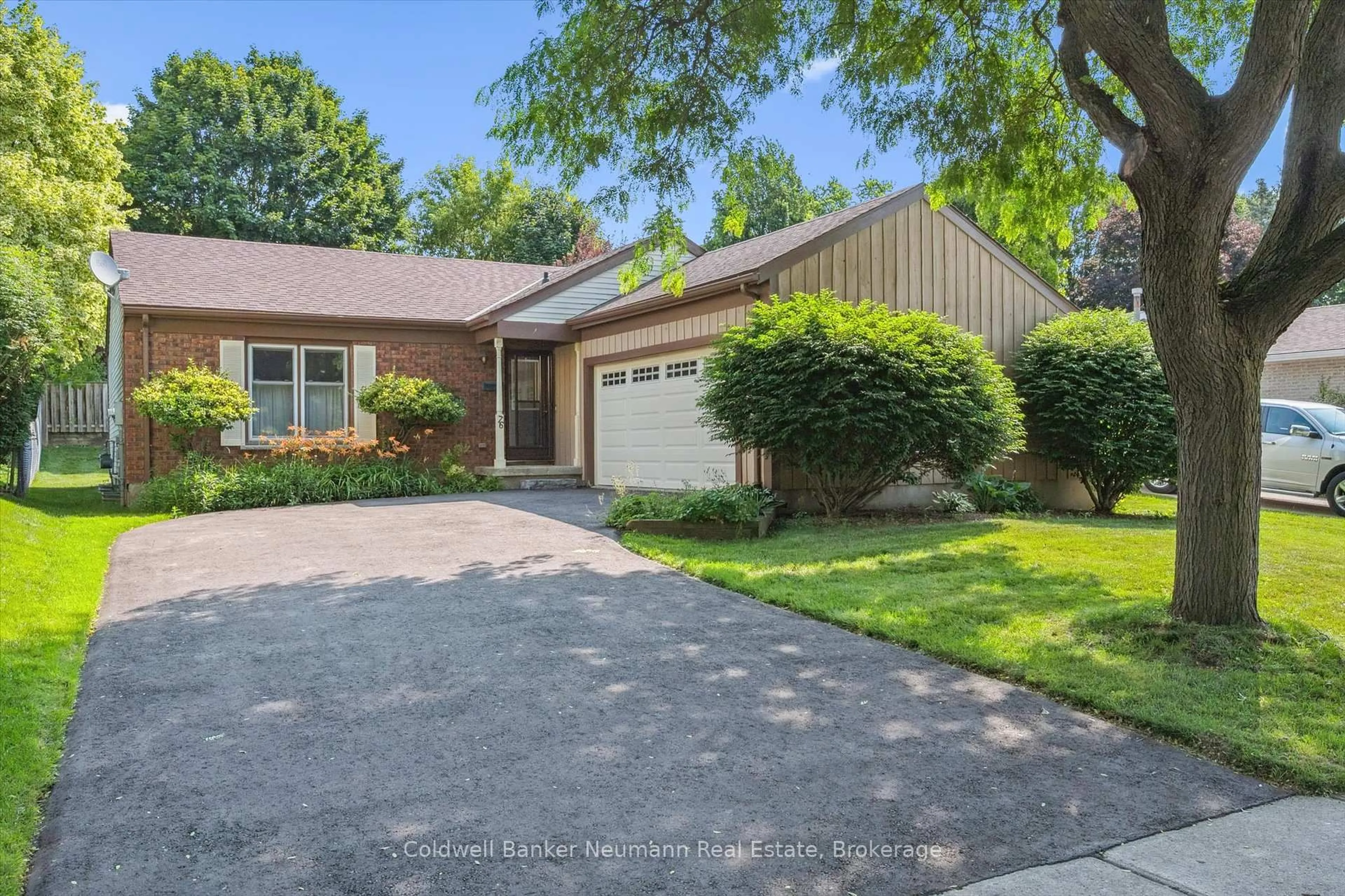 Home with brick exterior material, street for 76 Shadybrook Cres, Guelph Ontario N1G 3G6