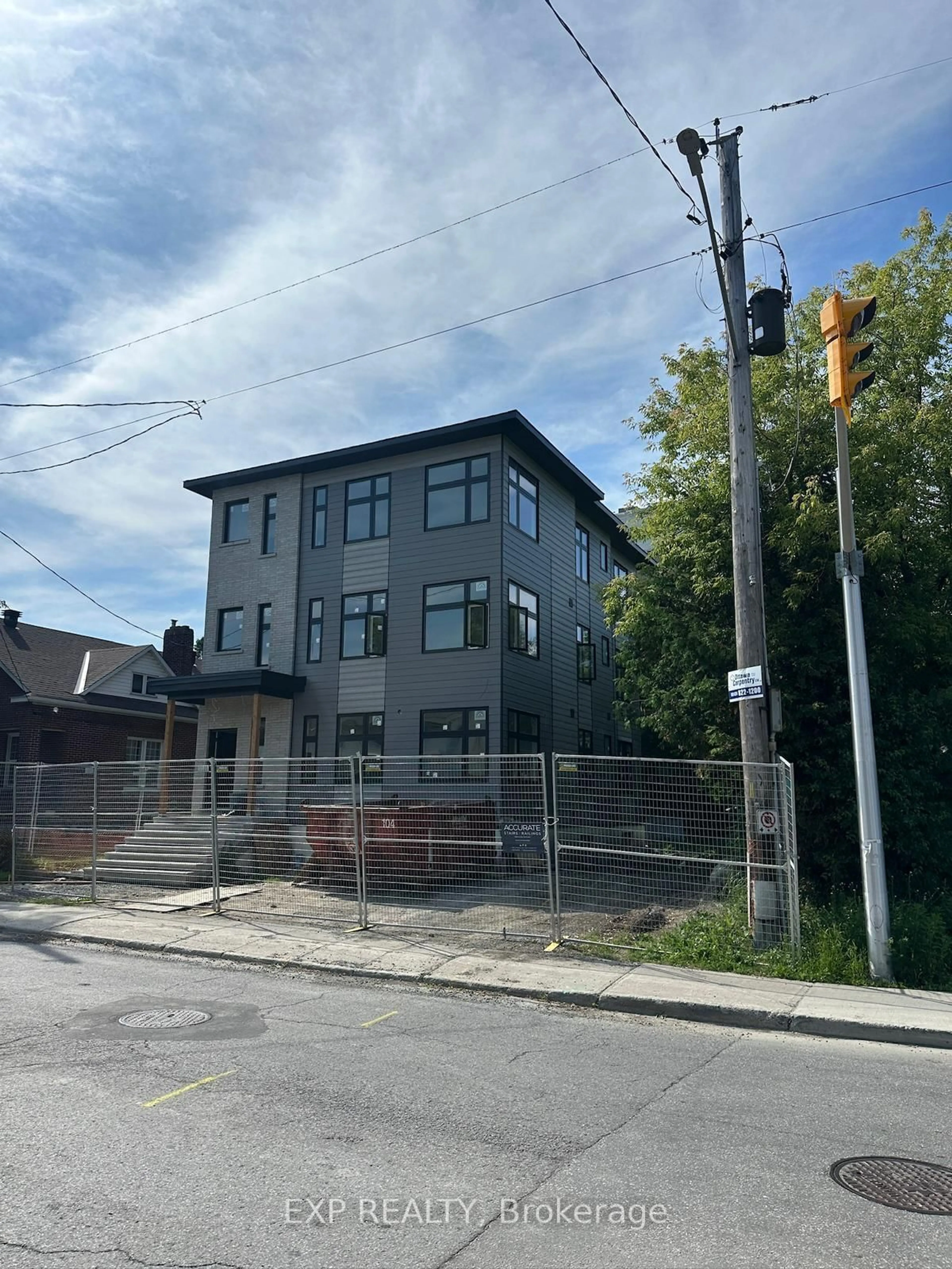 Unknown for 66 Queen Mary St, Ottawa Ontario K1K 1X7