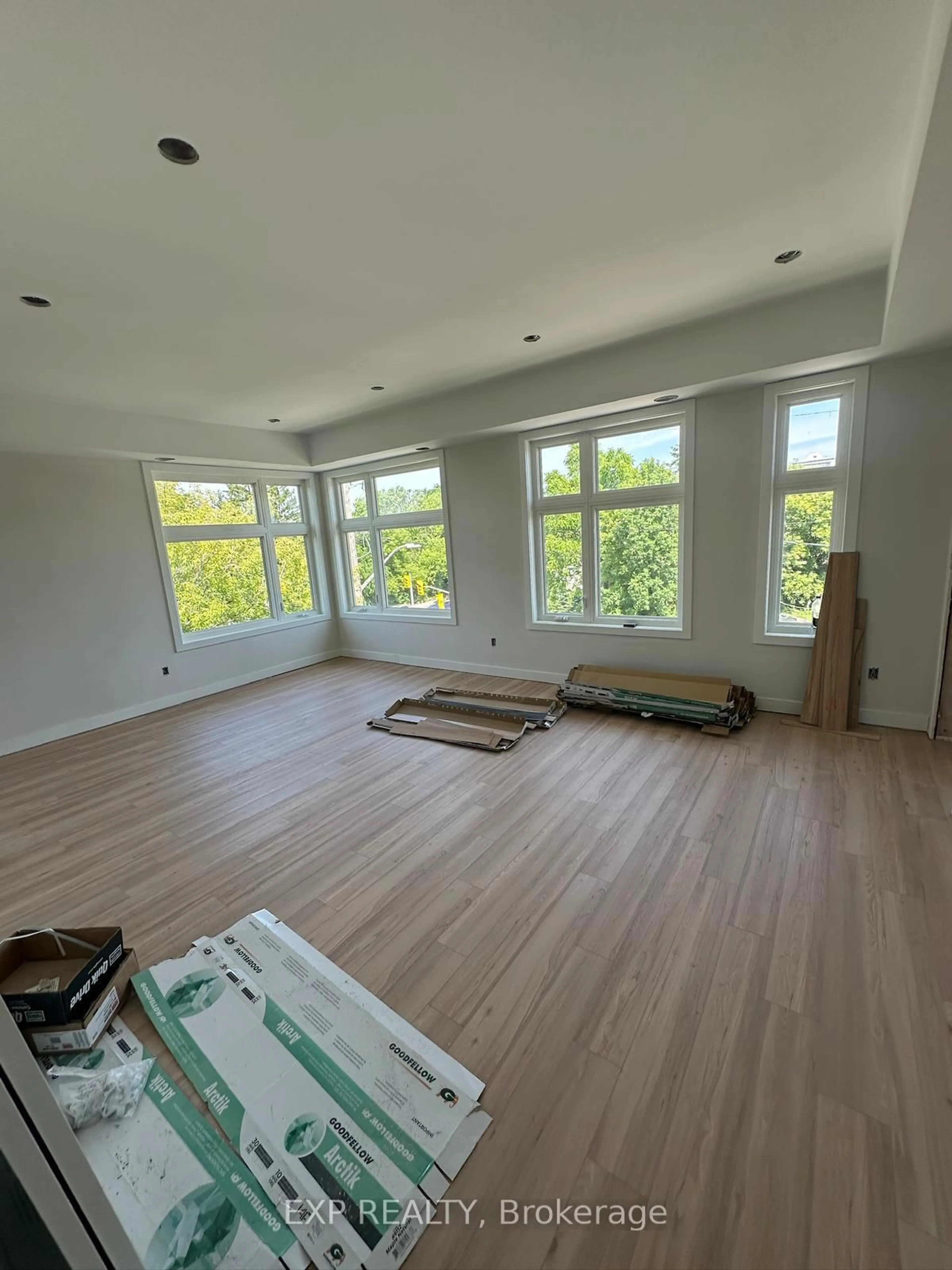 A pic of a room for 66 Queen Mary St, Ottawa Ontario K1K 1X7