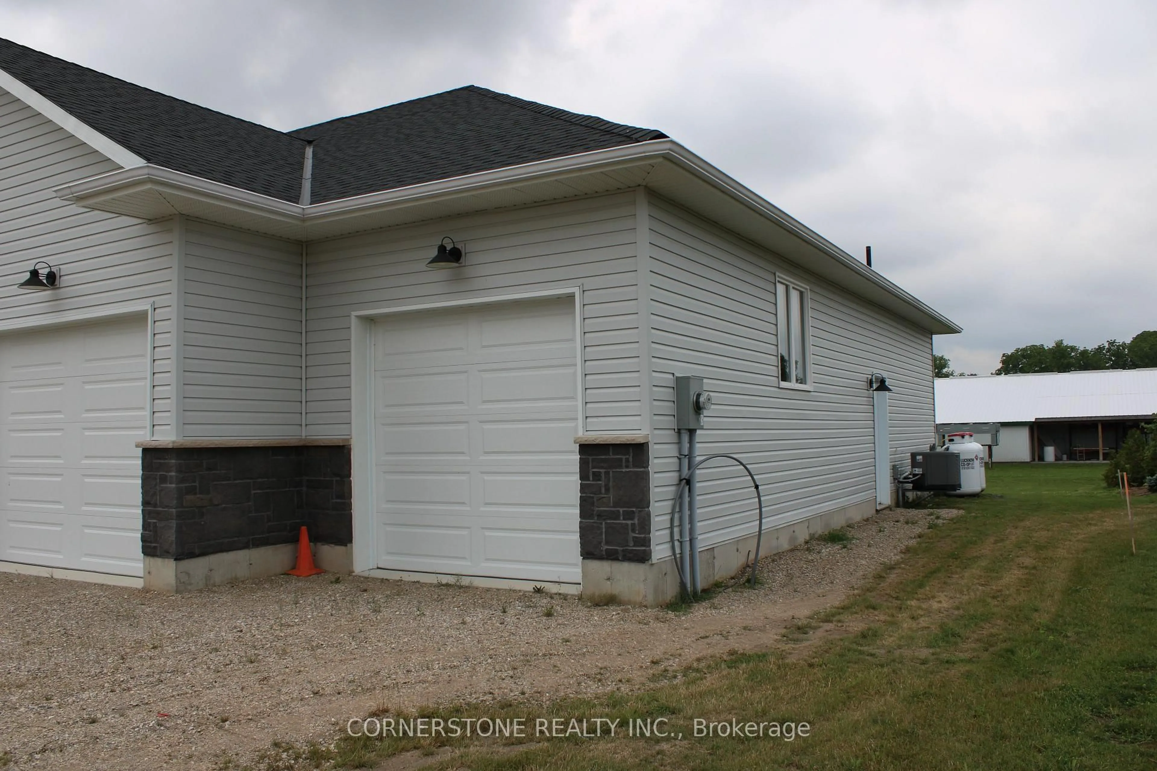 Unknown for 2 McTavish Cres, Huron-Kinloss Ontario N0G 2R0