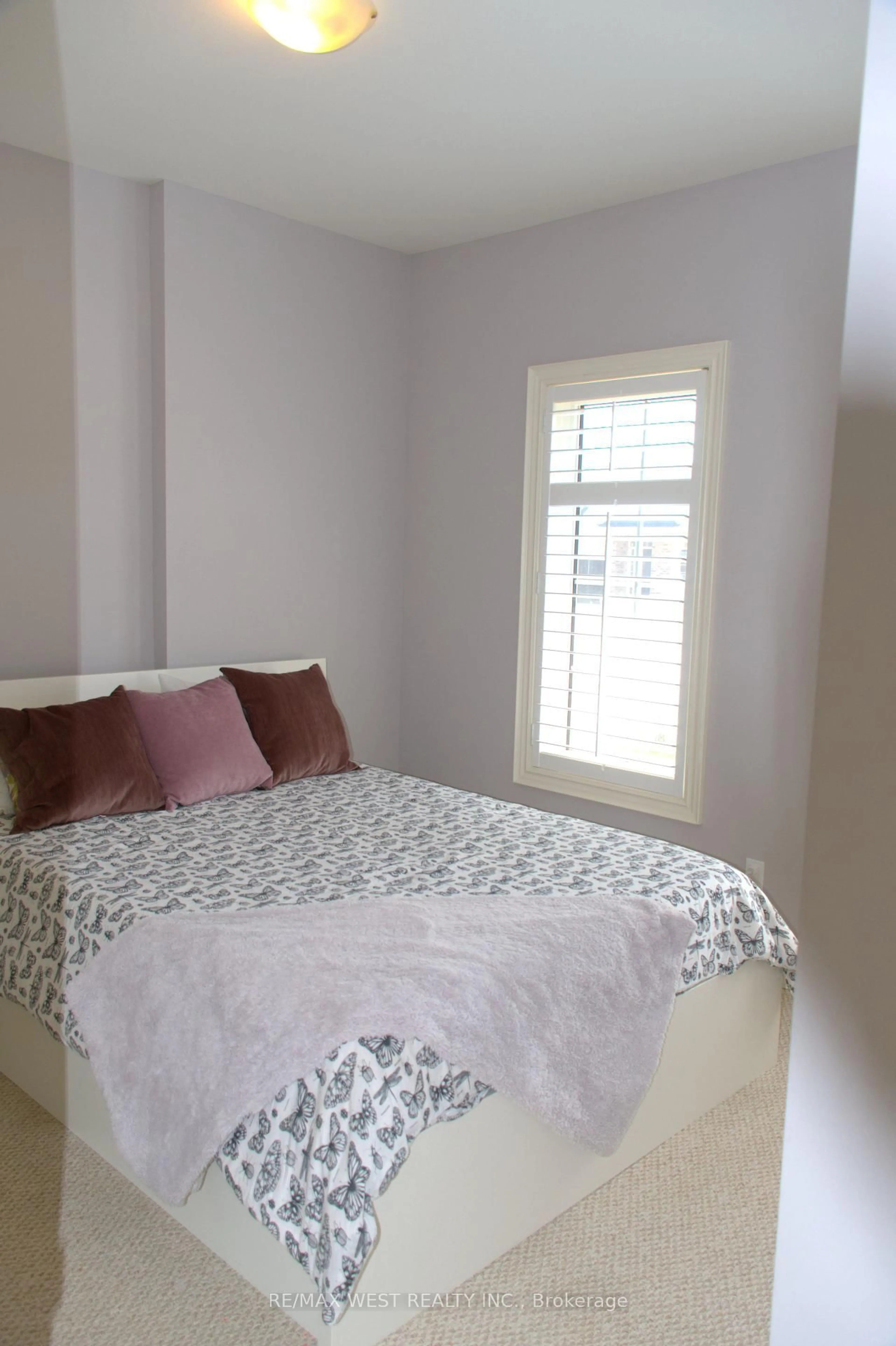 Bedroom with bed, unknown for 396 Louisa St, Fort Erie Ontario L2A 0E2