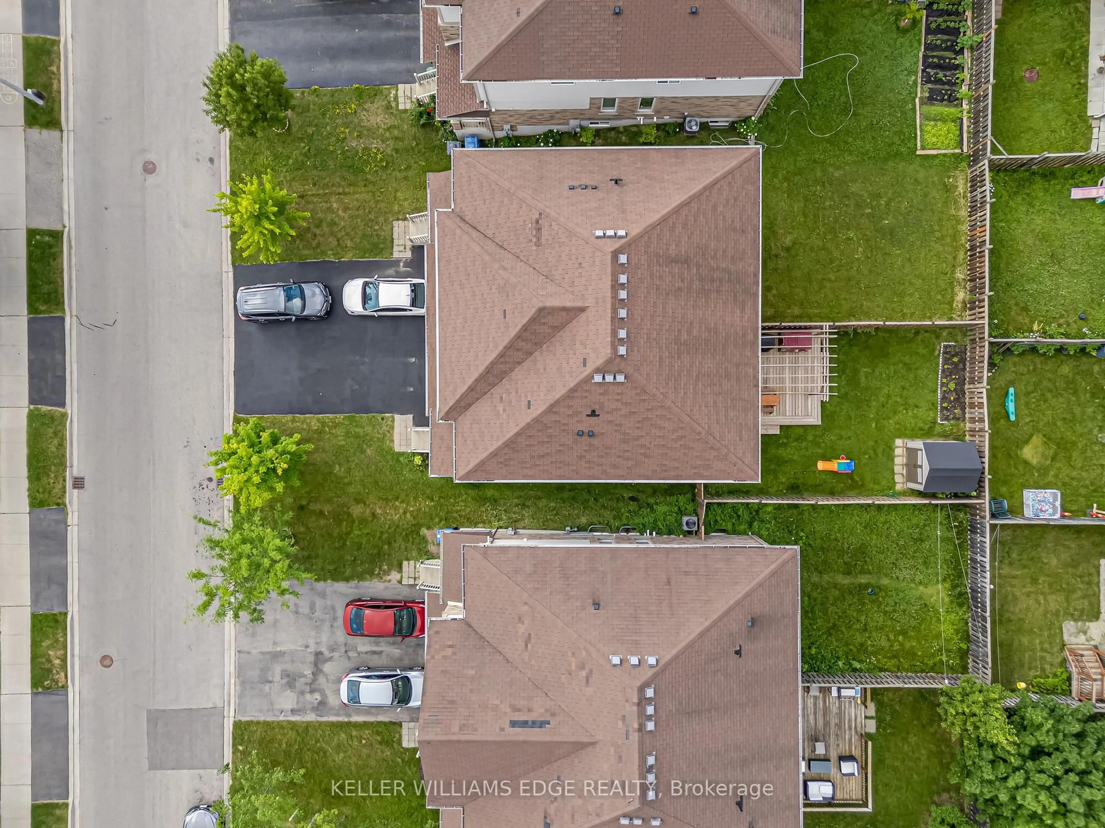 A pic from outside/outdoor area/front of a property/back of a property/a pic from drone, street for 19 Oakes Cres, Guelph Ontario N1E 0J6