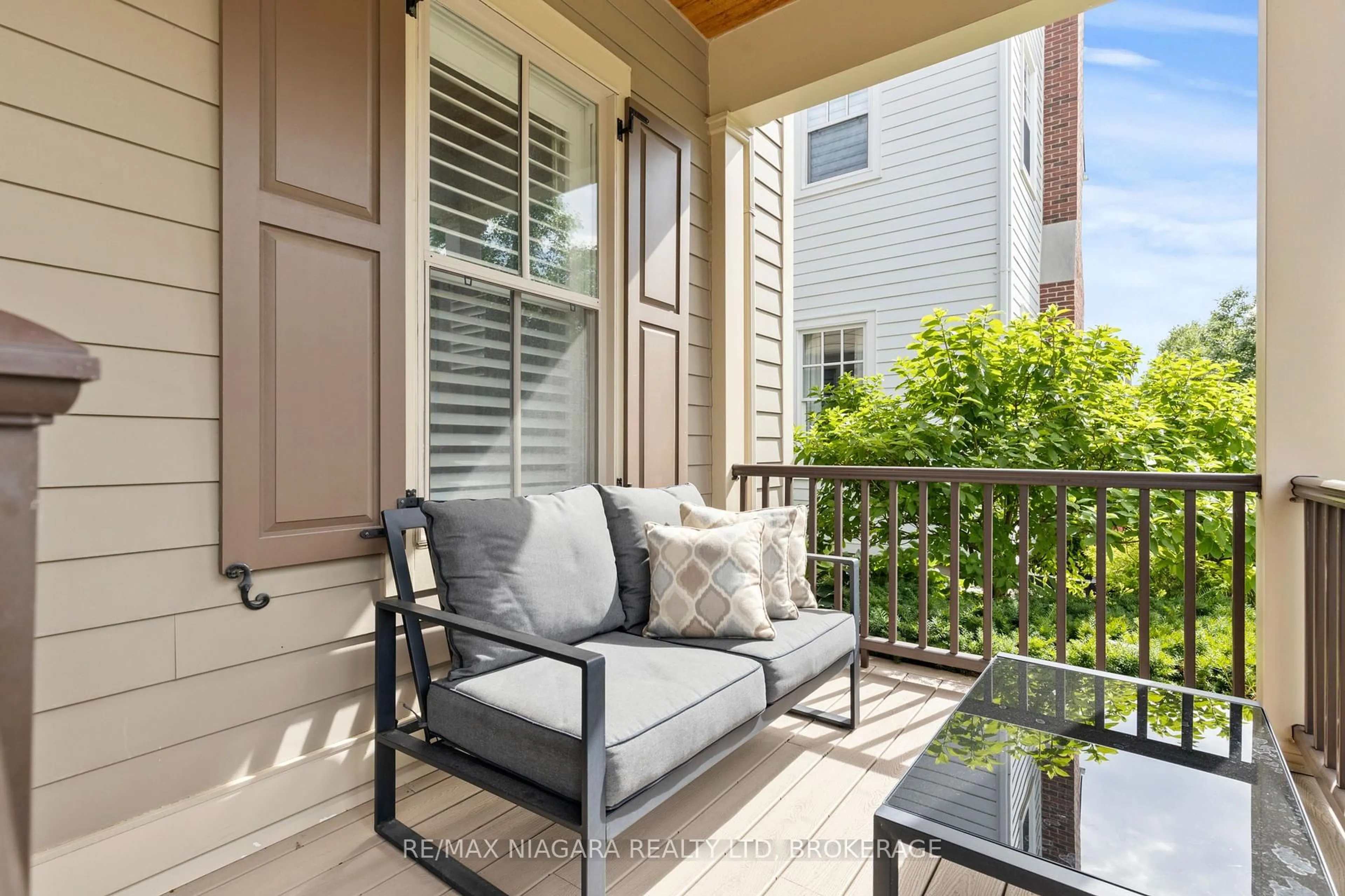 Patio, street for 35 Brock St, Niagara-on-the-Lake Ontario L0S 1J0