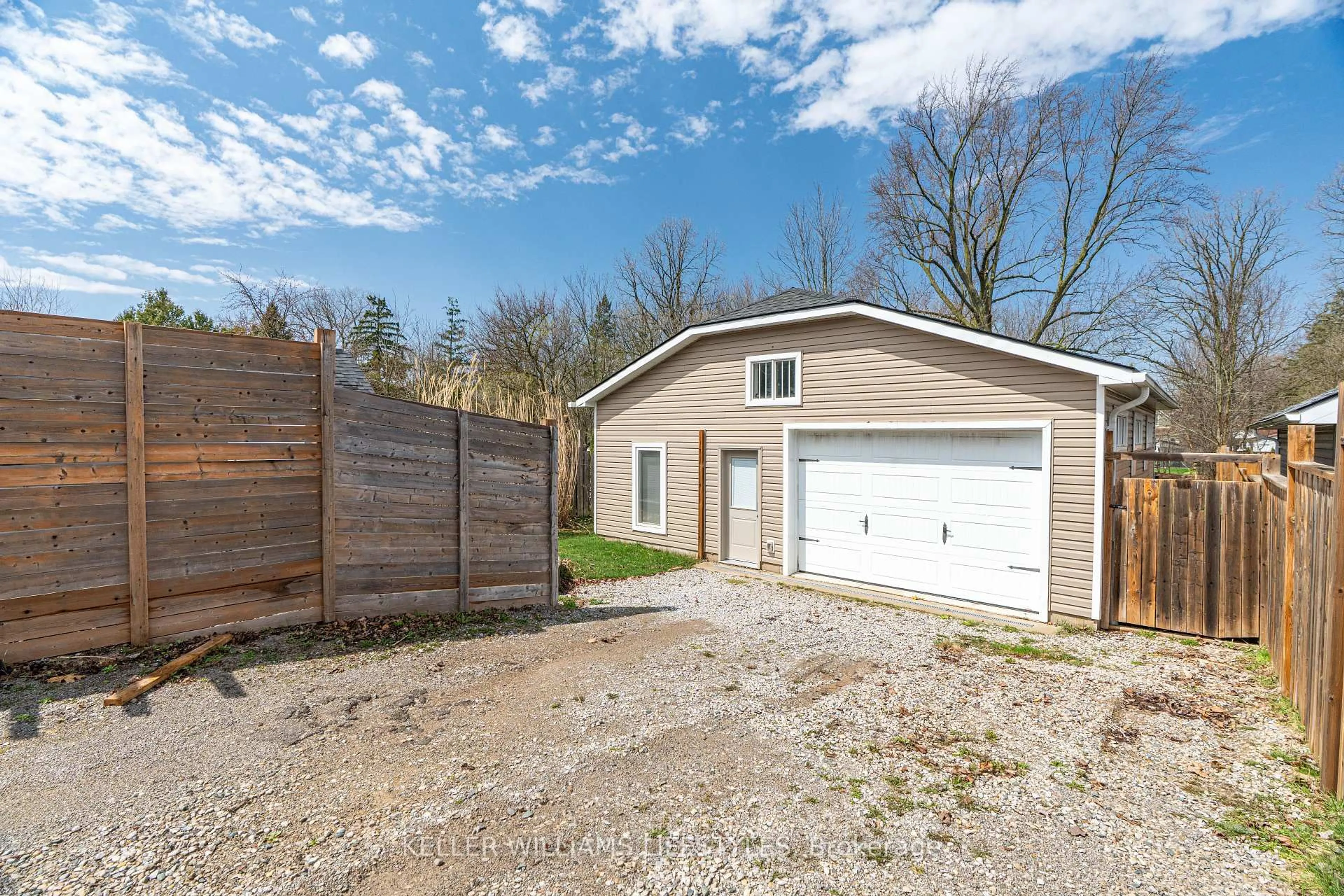 Unknown for 490 Chester St, London South Ontario N6C 2J6