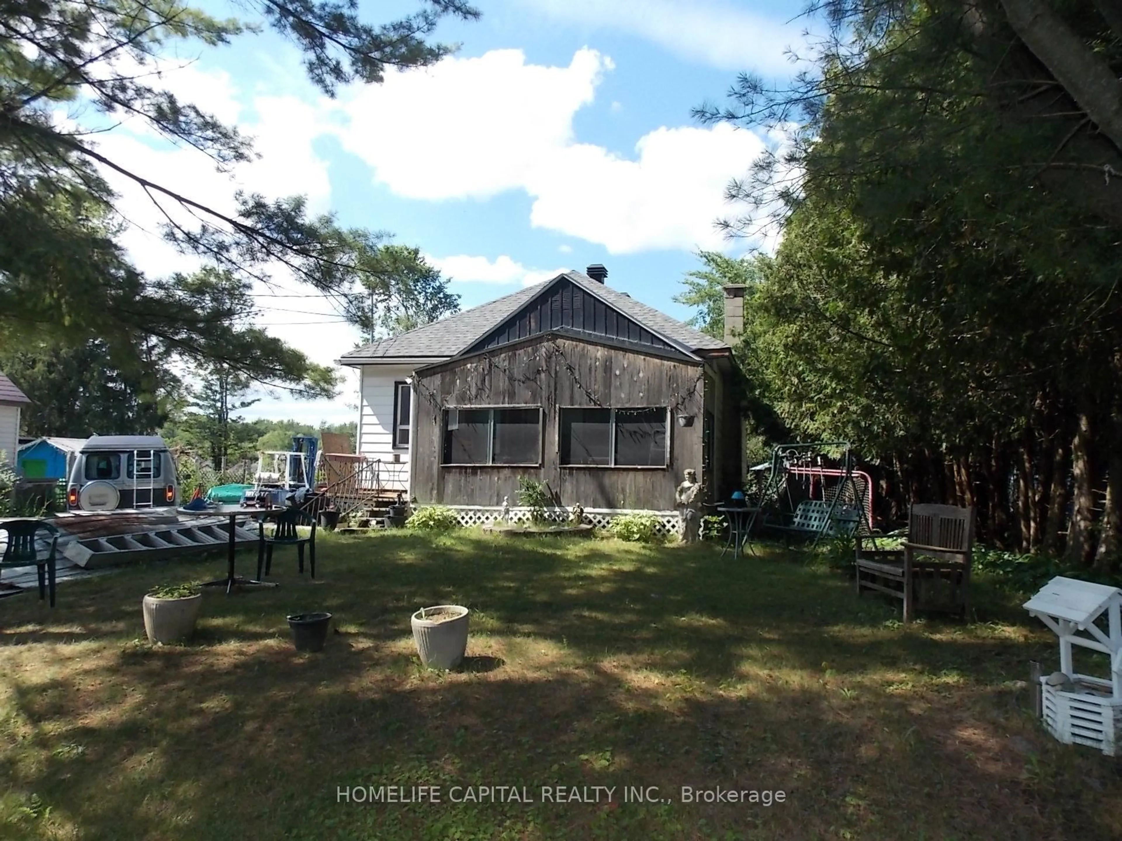 A pic from outside/outdoor area/front of a property/back of a property/a pic from drone, unknown for 4517 Navan Rd, Ottawa Ontario K4B 1H9