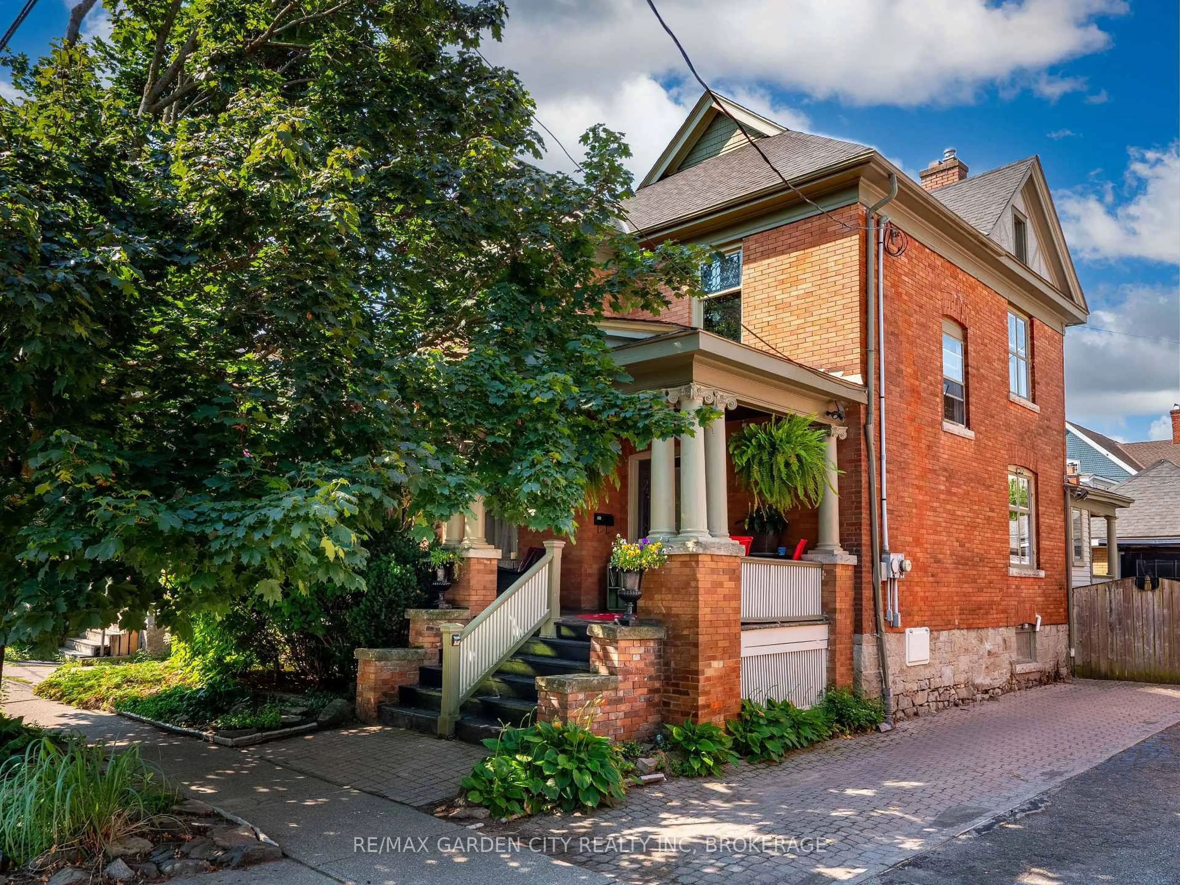 Home with brick exterior material, street for 3 Montebello Pl, St. Catharines Ontario L2R 6B5