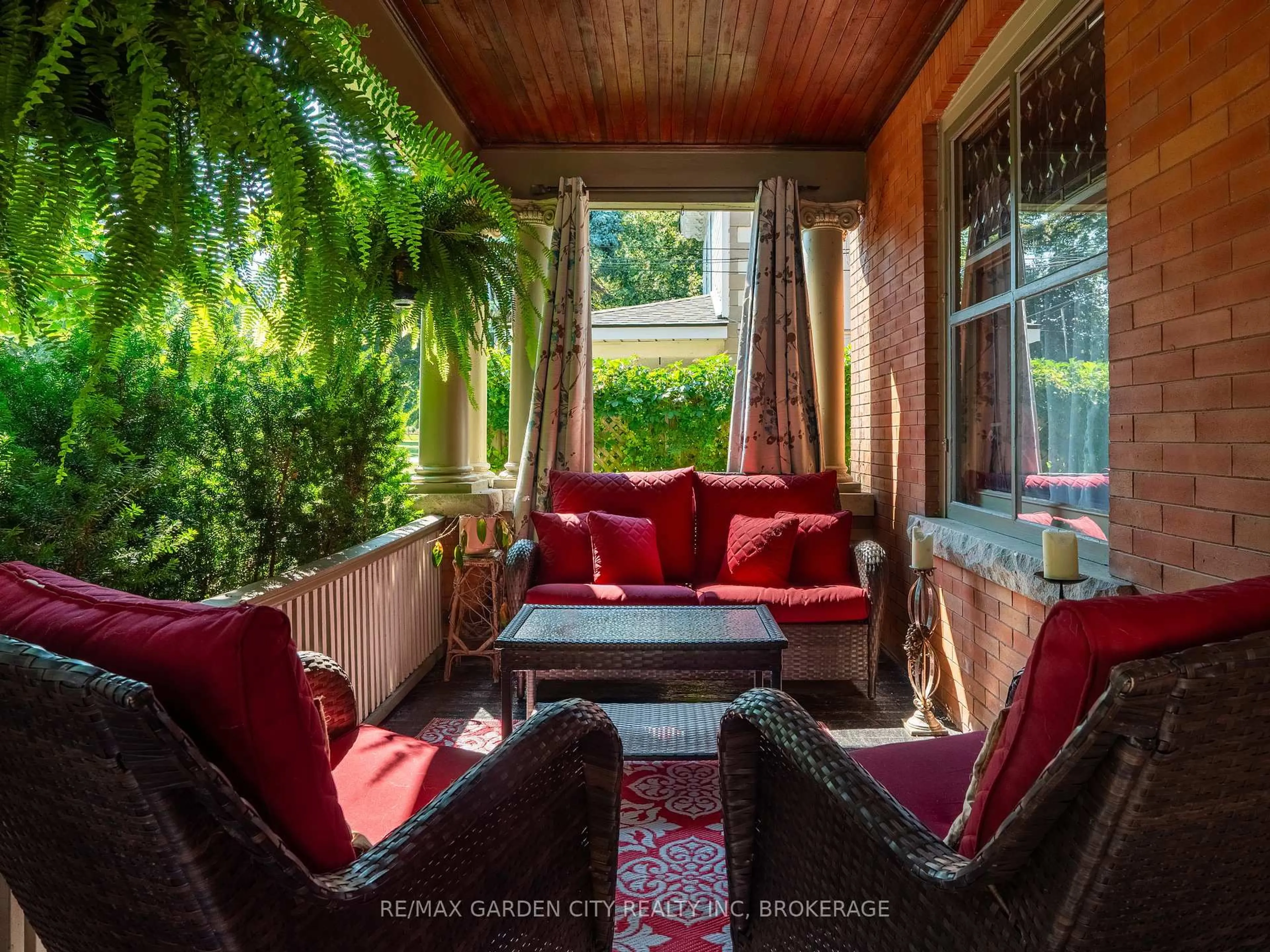 Patio, street for 3 Montebello Pl, St. Catharines Ontario L2R 6B5