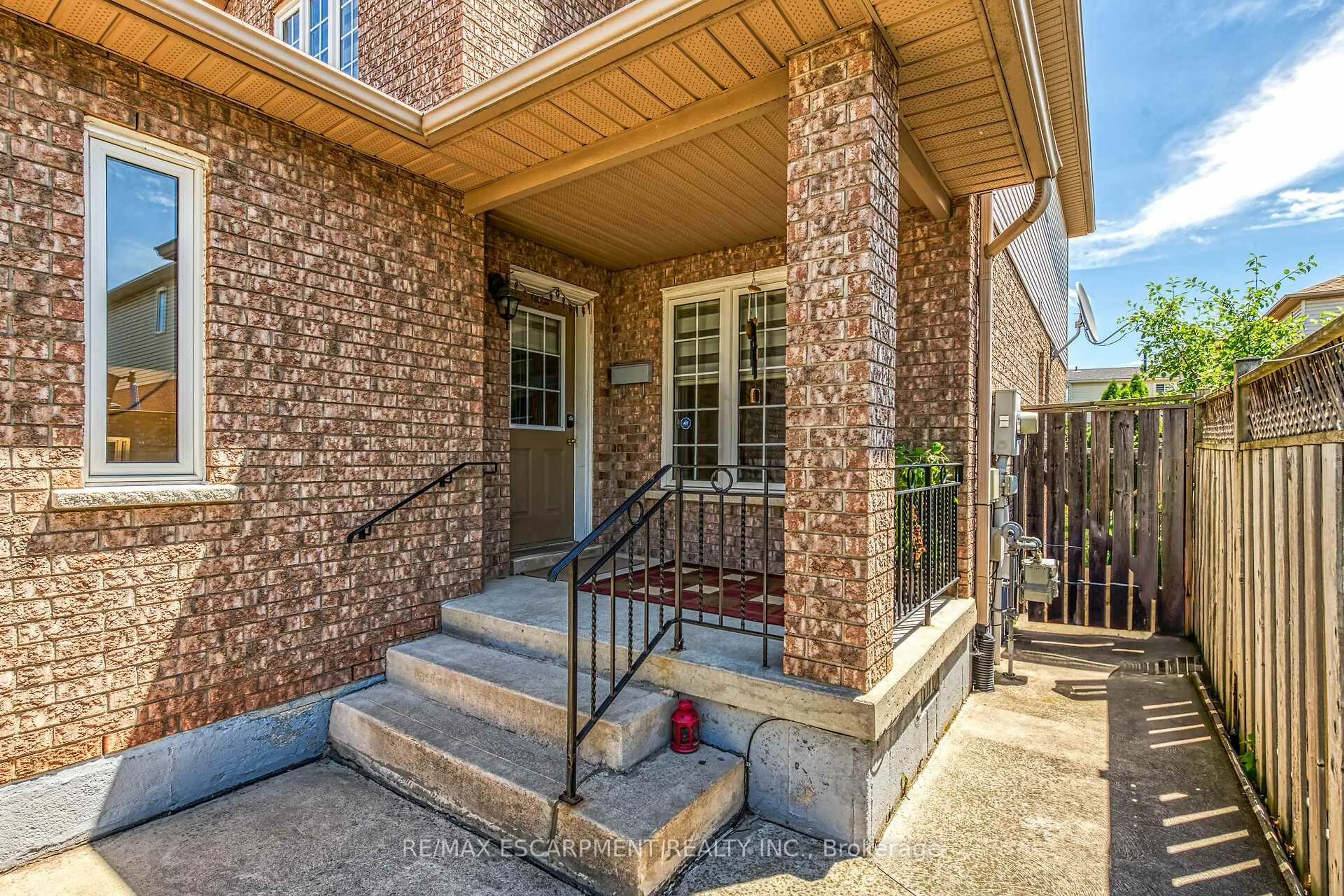 Home with brick exterior material, street for 4 SPARTAN Crt, Hamilton Ontario L8E 6A4