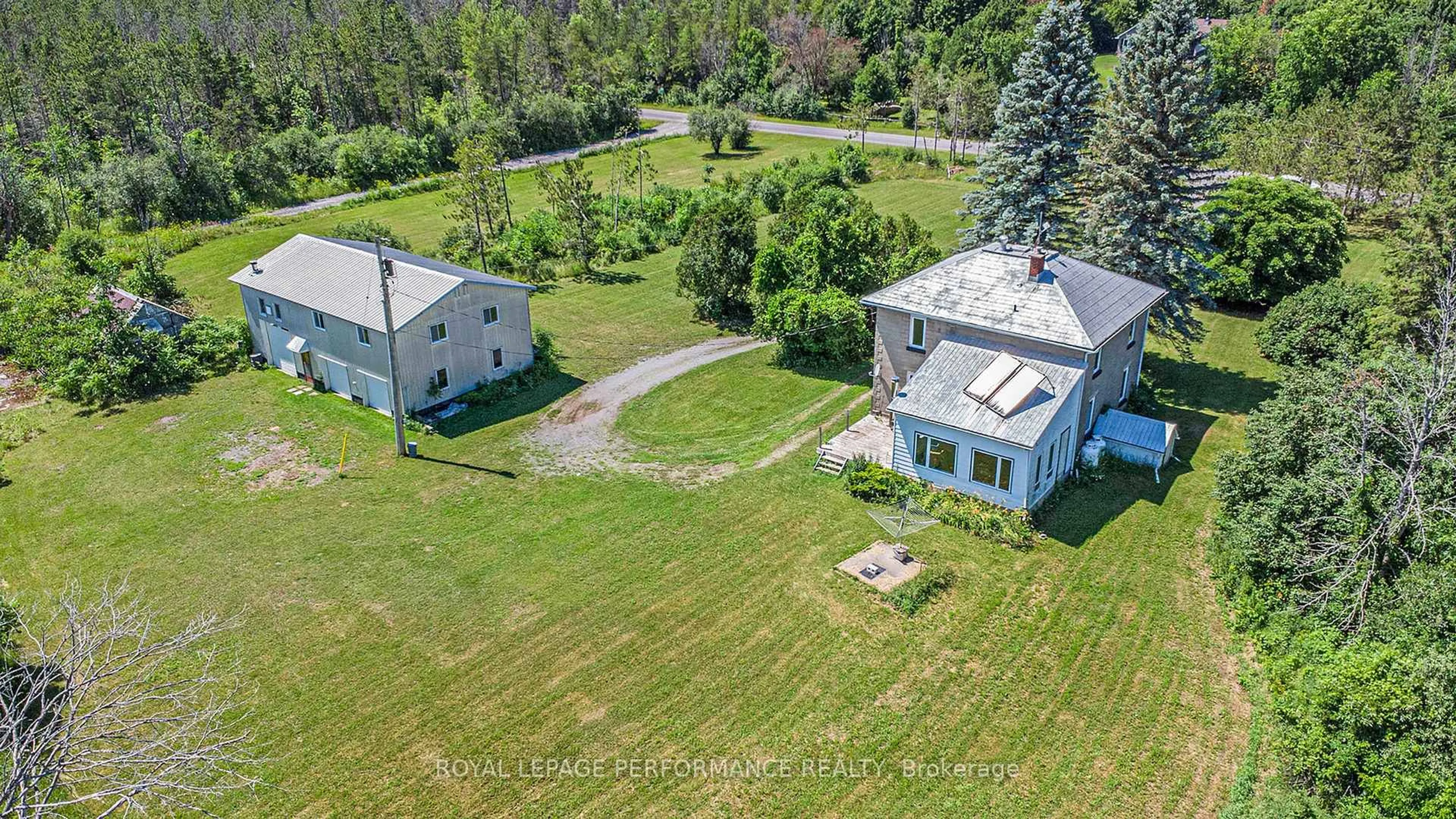 A pic from outside/outdoor area/front of a property/back of a property/a pic from drone, building for 17630 Robinson's Corners Rd, North Stormont Ontario K0C 1T0