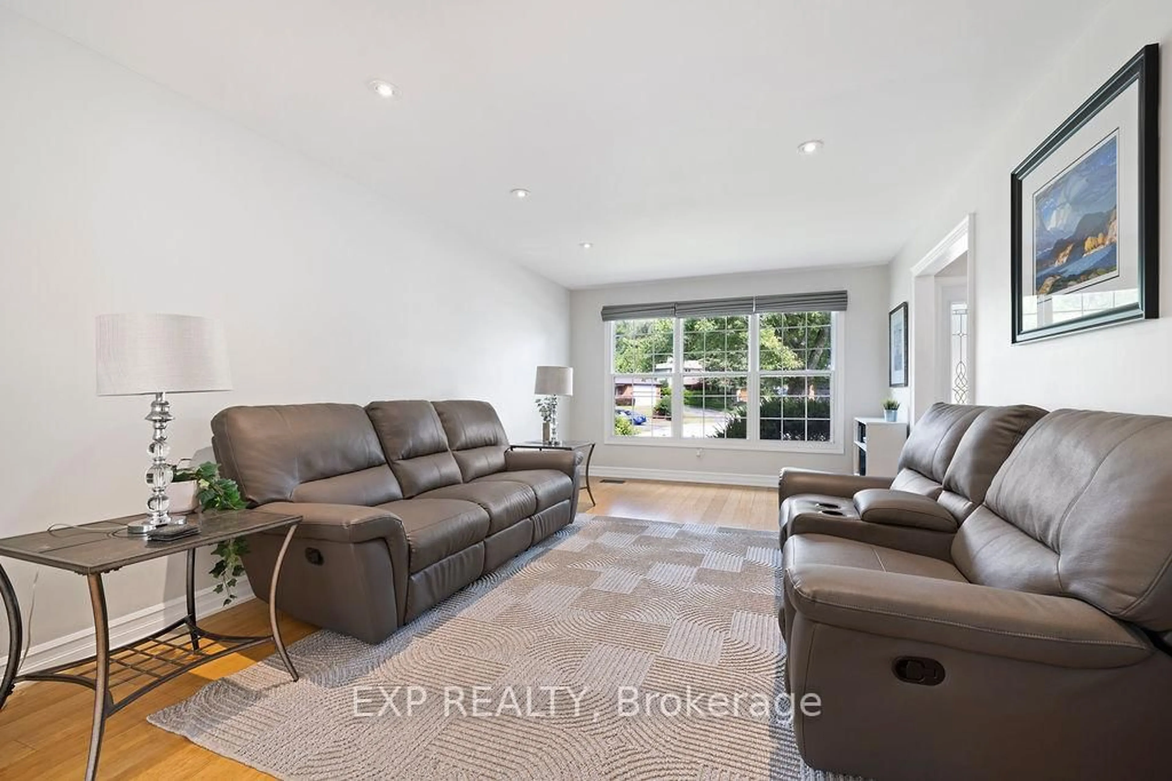 Living room with furniture, ceramic/tile floor for 18 Nancy Crt, Hamilton Ontario L0R 2H0