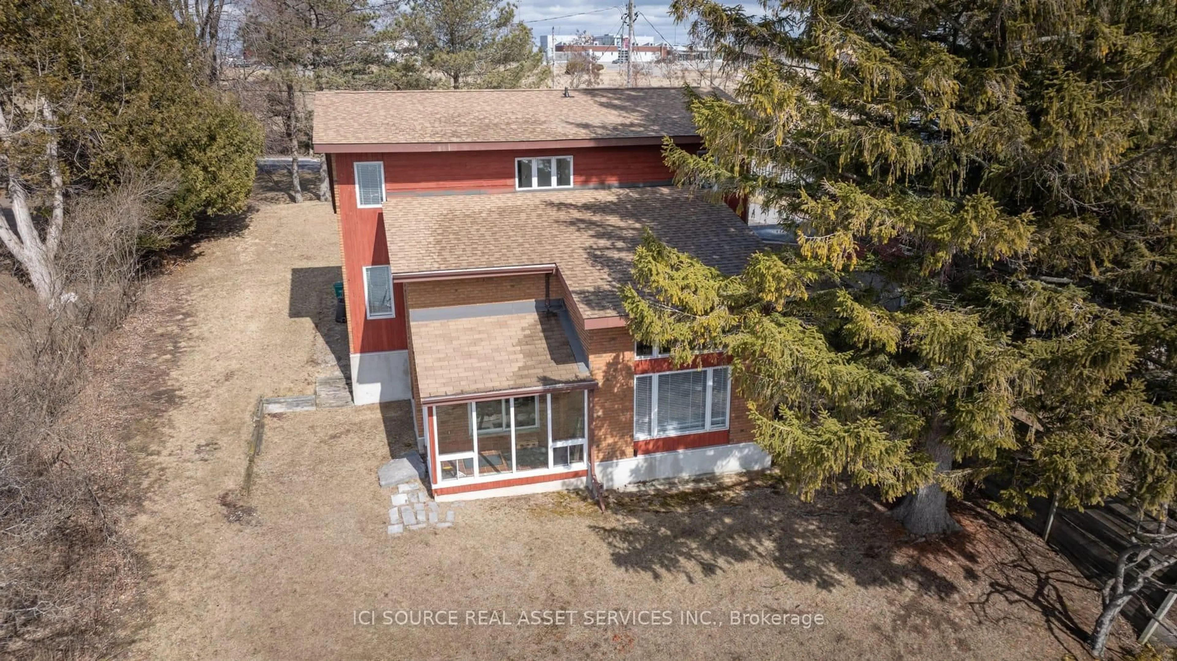 A pic from outside/outdoor area/front of a property/back of a property/a pic from drone, building for 1141 Front Rd, Kingston Ontario K7M 4M2